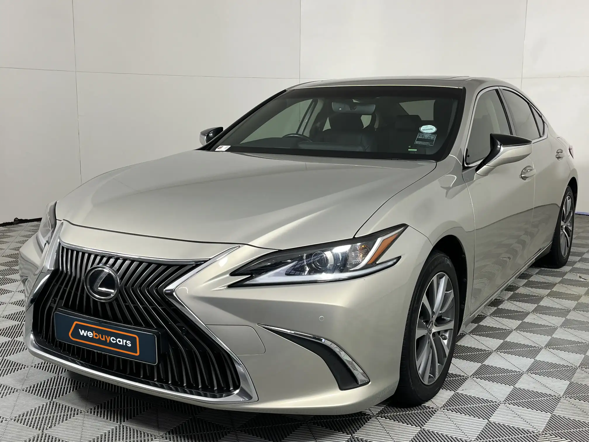2020 Lexus ES