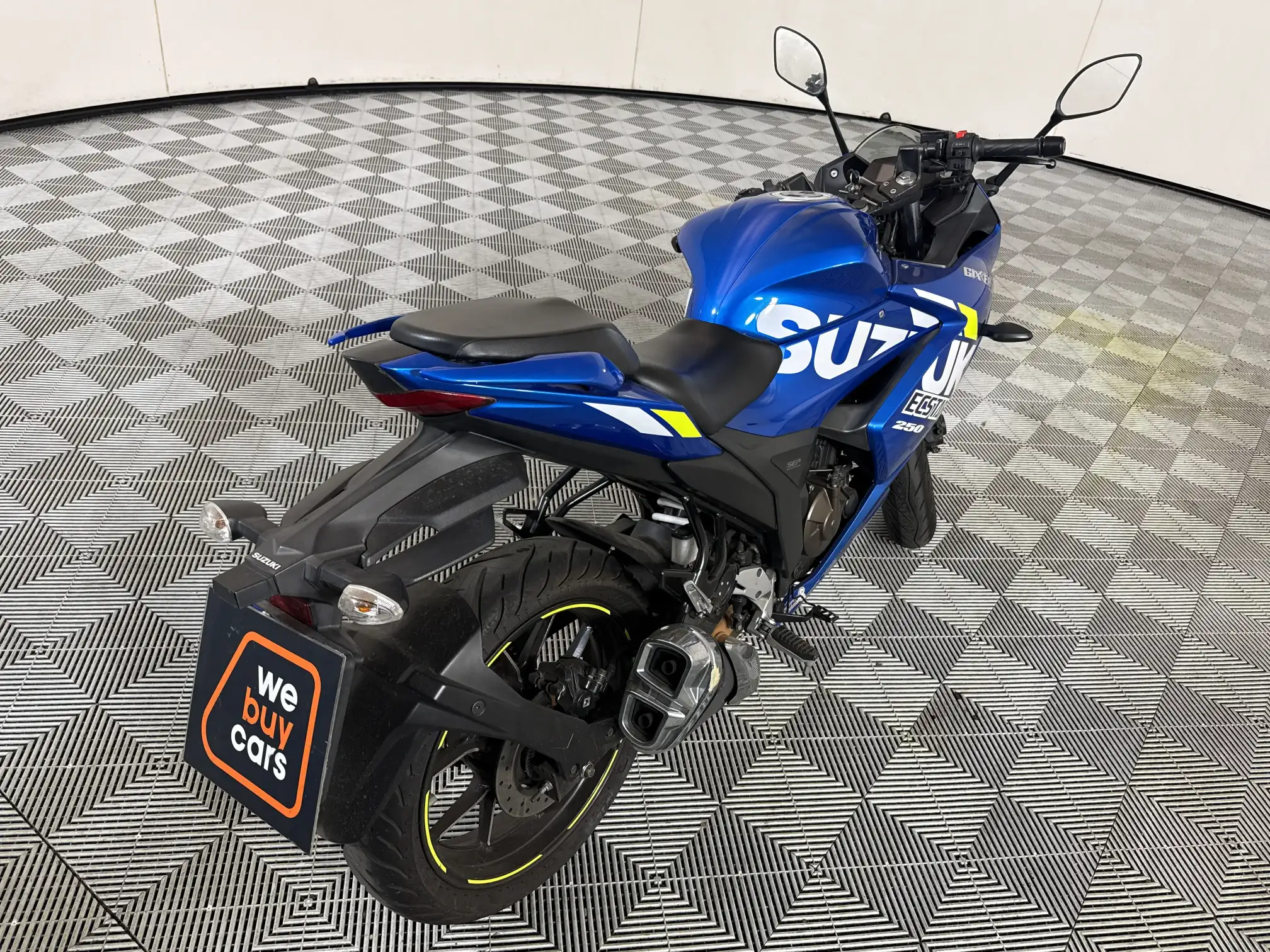 Suzuki Gixxer