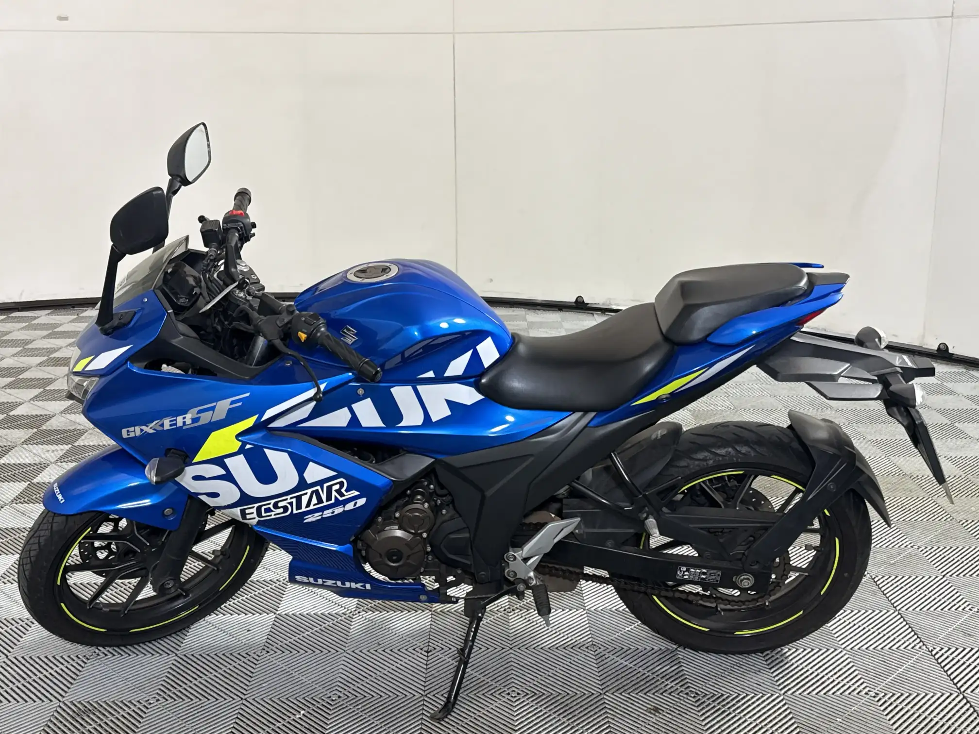 Suzuki Gixxer