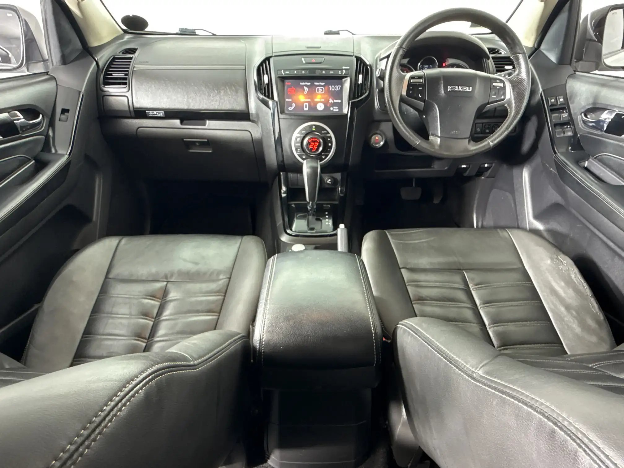 Isuzu MU-X