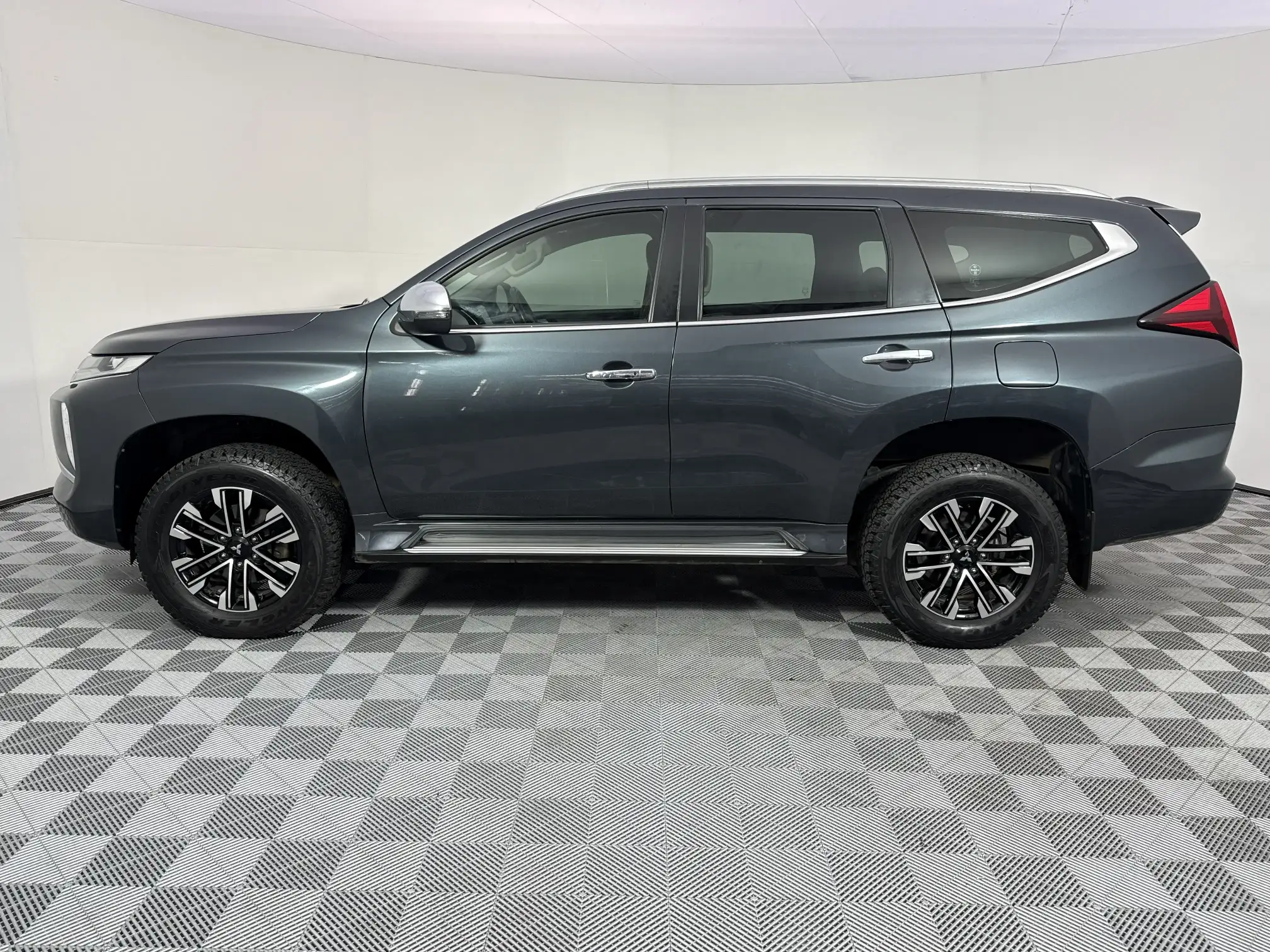 Mitsubishi Pajero Sport