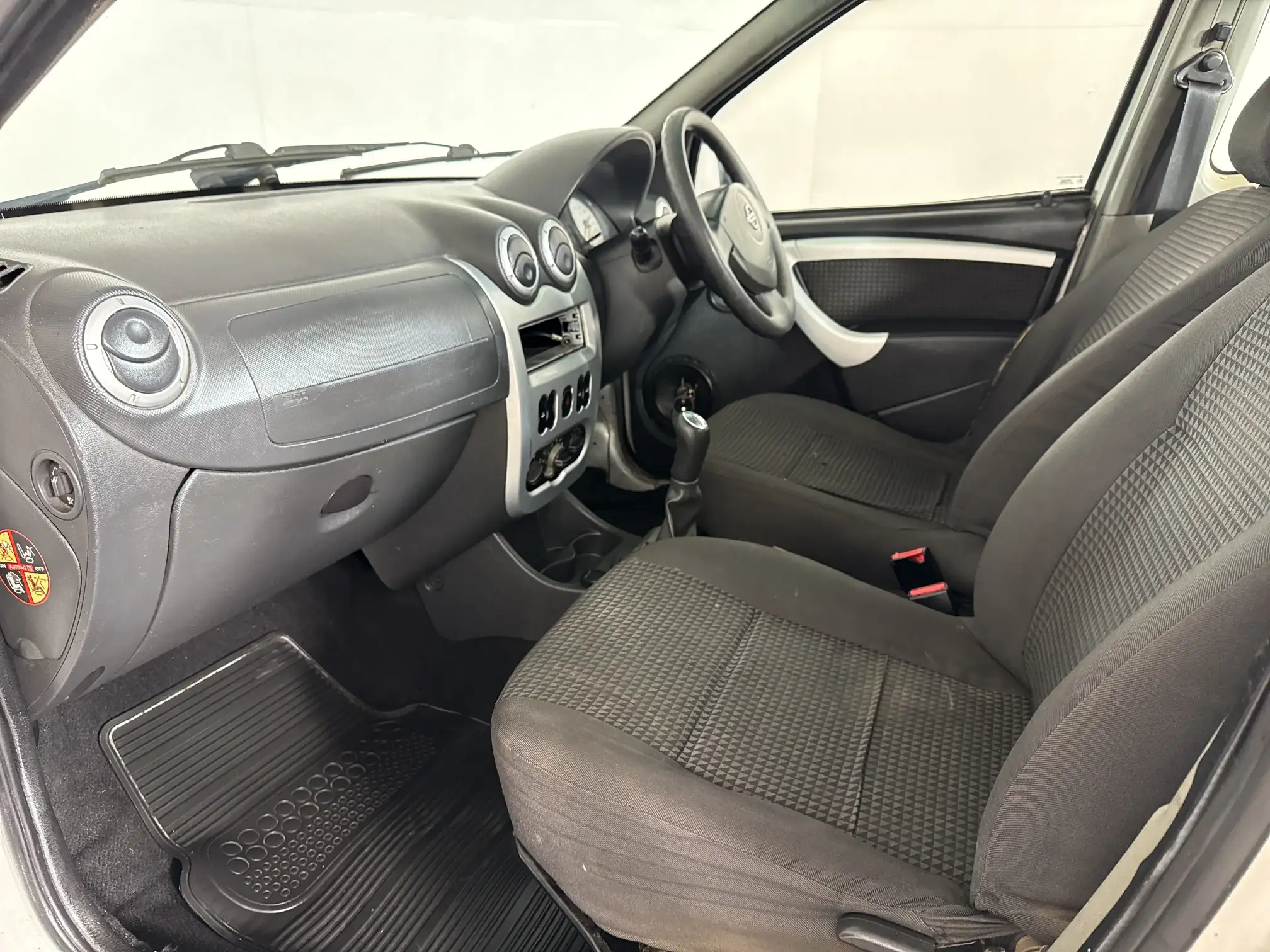 Nissan NP200