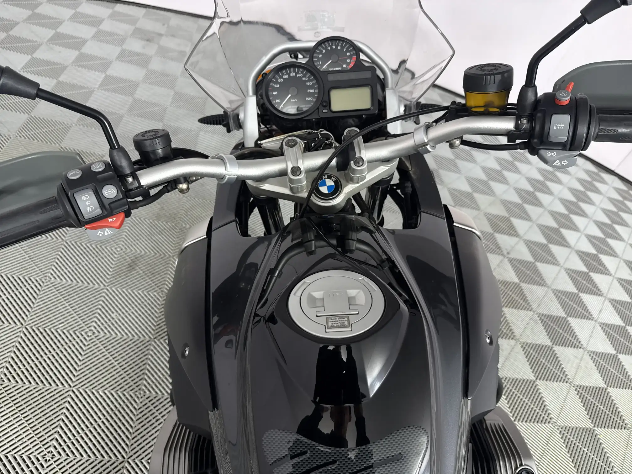 BMW R Series