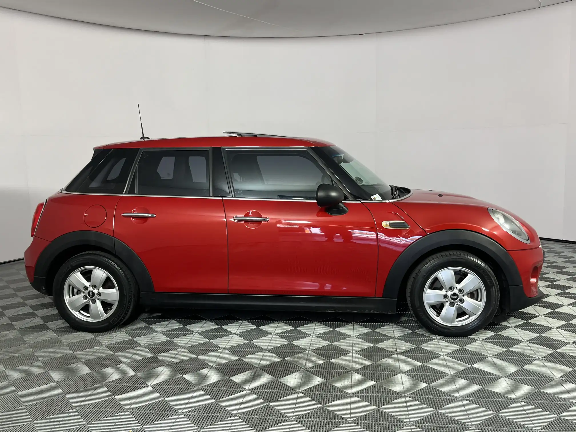 Mini Cooper 5DR