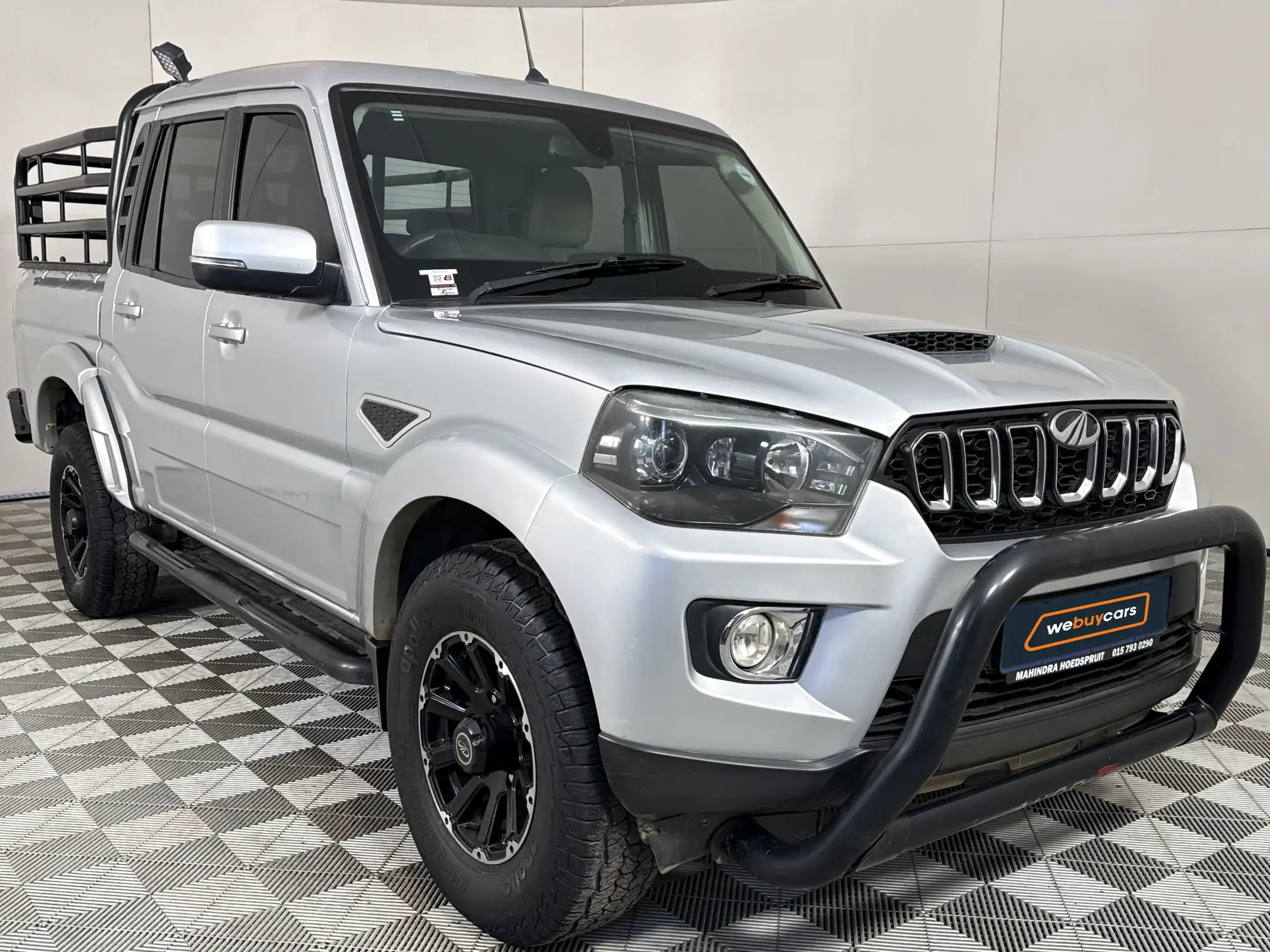 Mahindra PIK UP
