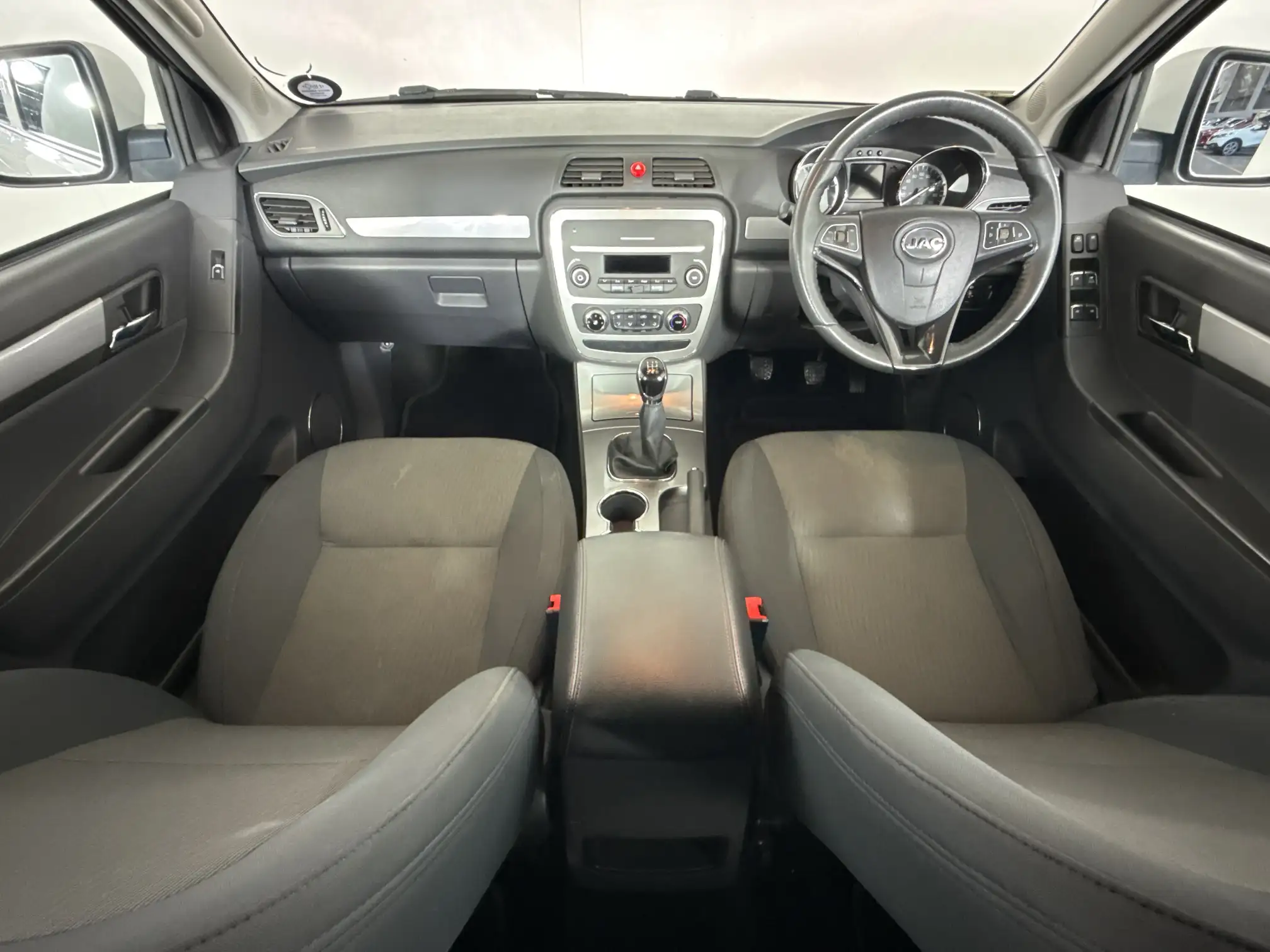 JAC T6