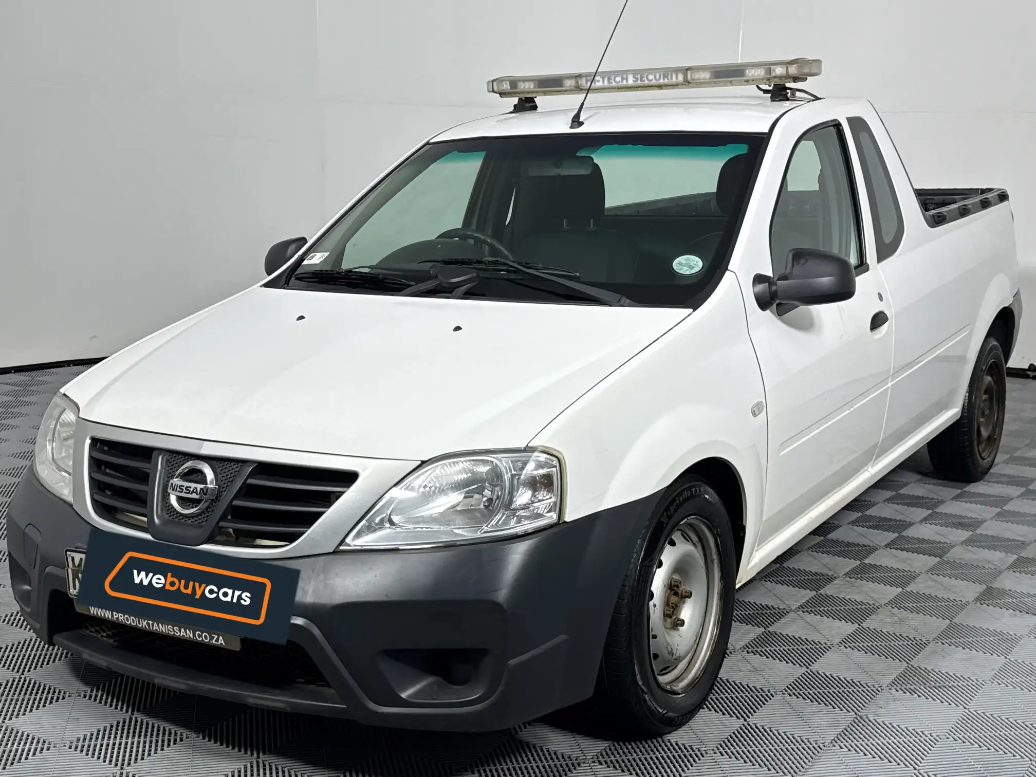 2023 Nissan NP200
