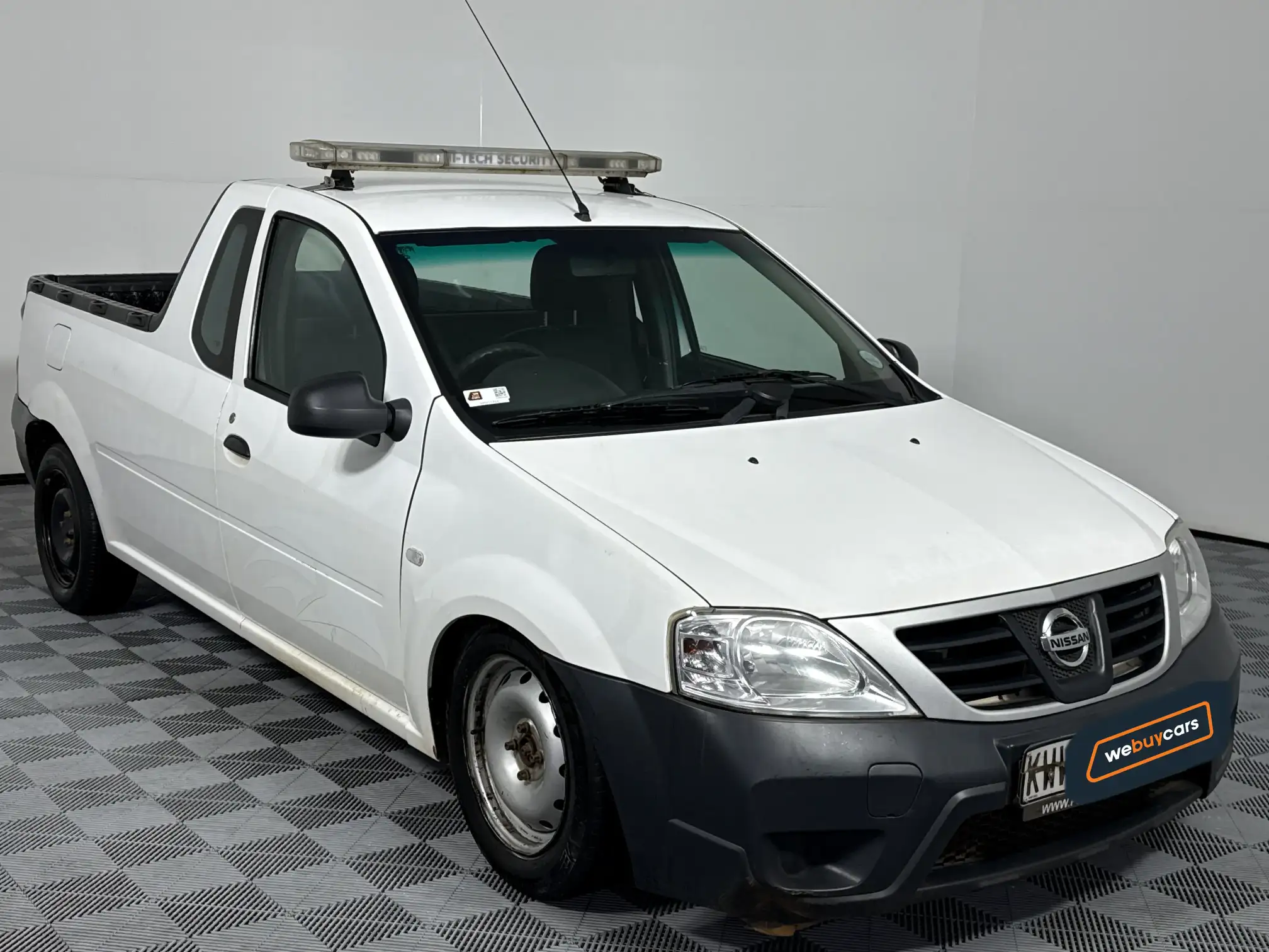 Nissan NP200