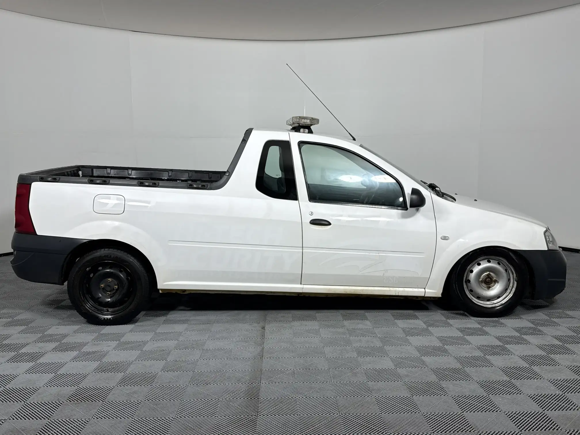 Nissan NP200