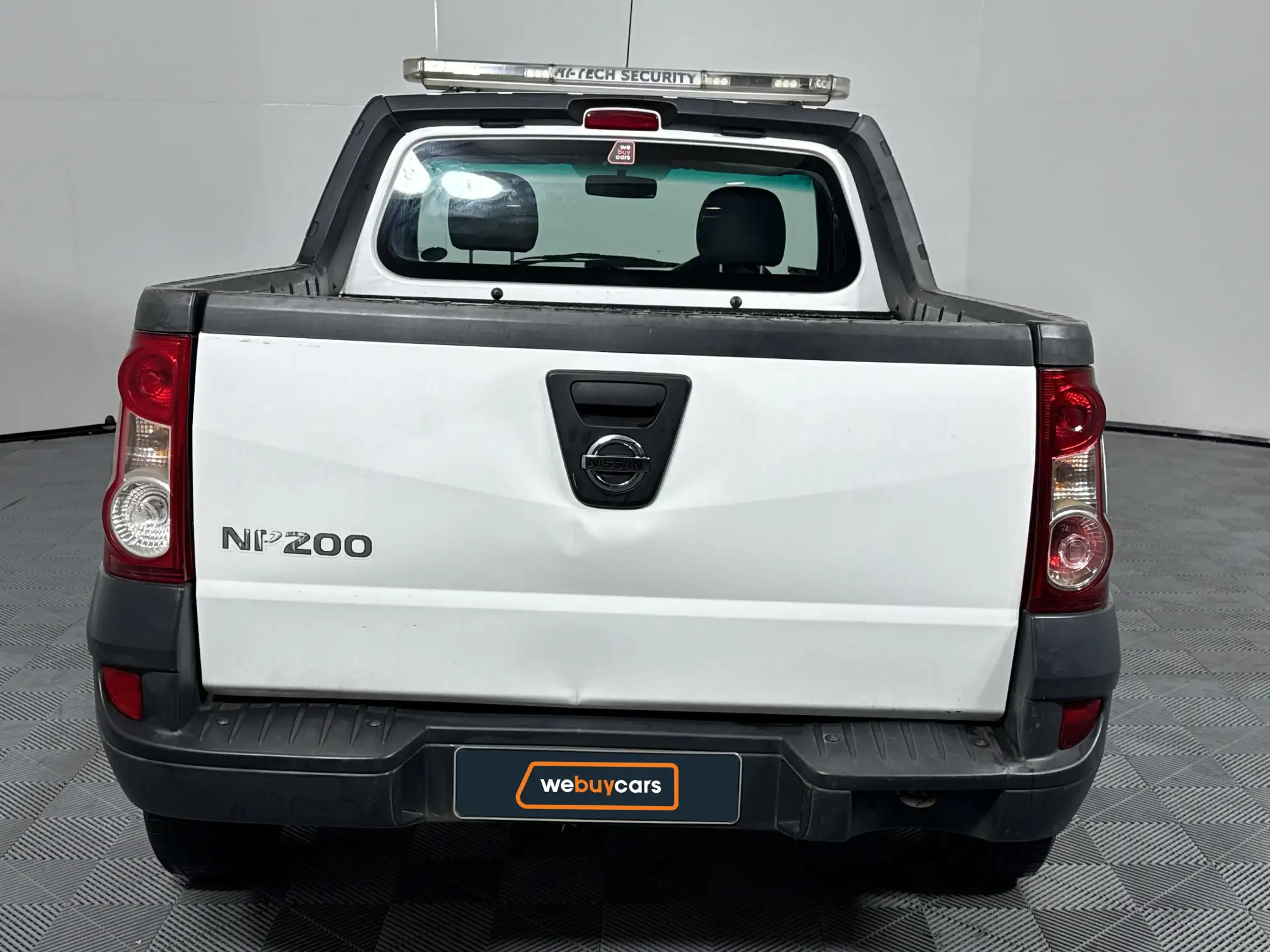 Nissan NP200