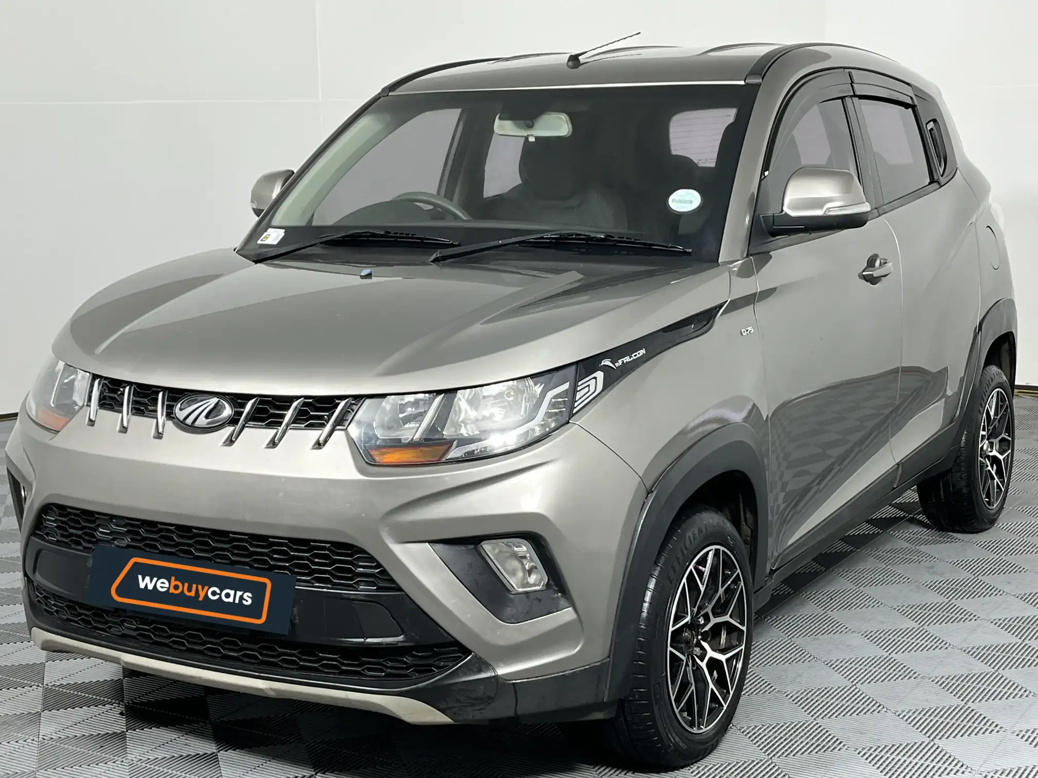 Mahindra KUV 100