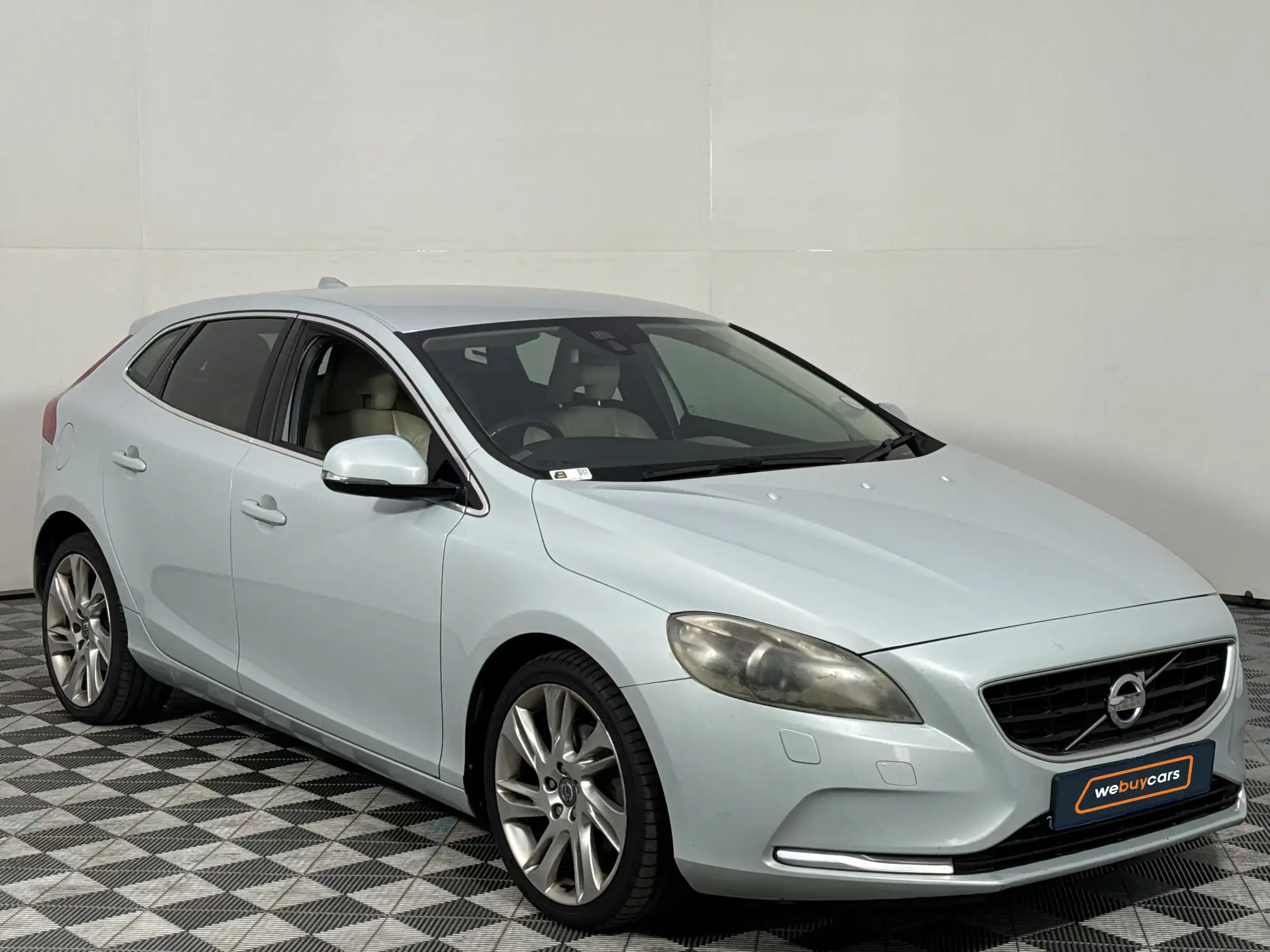 Volvo V40