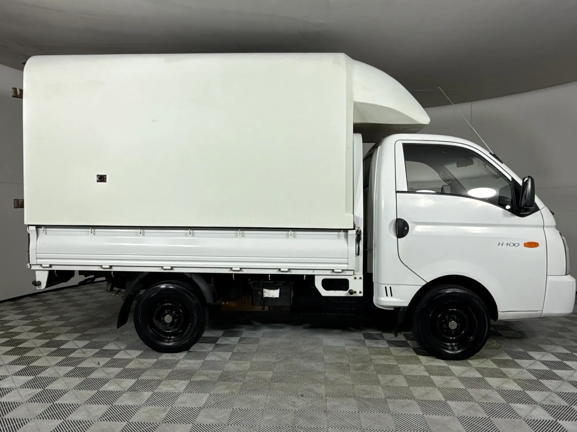 Hyundai H100