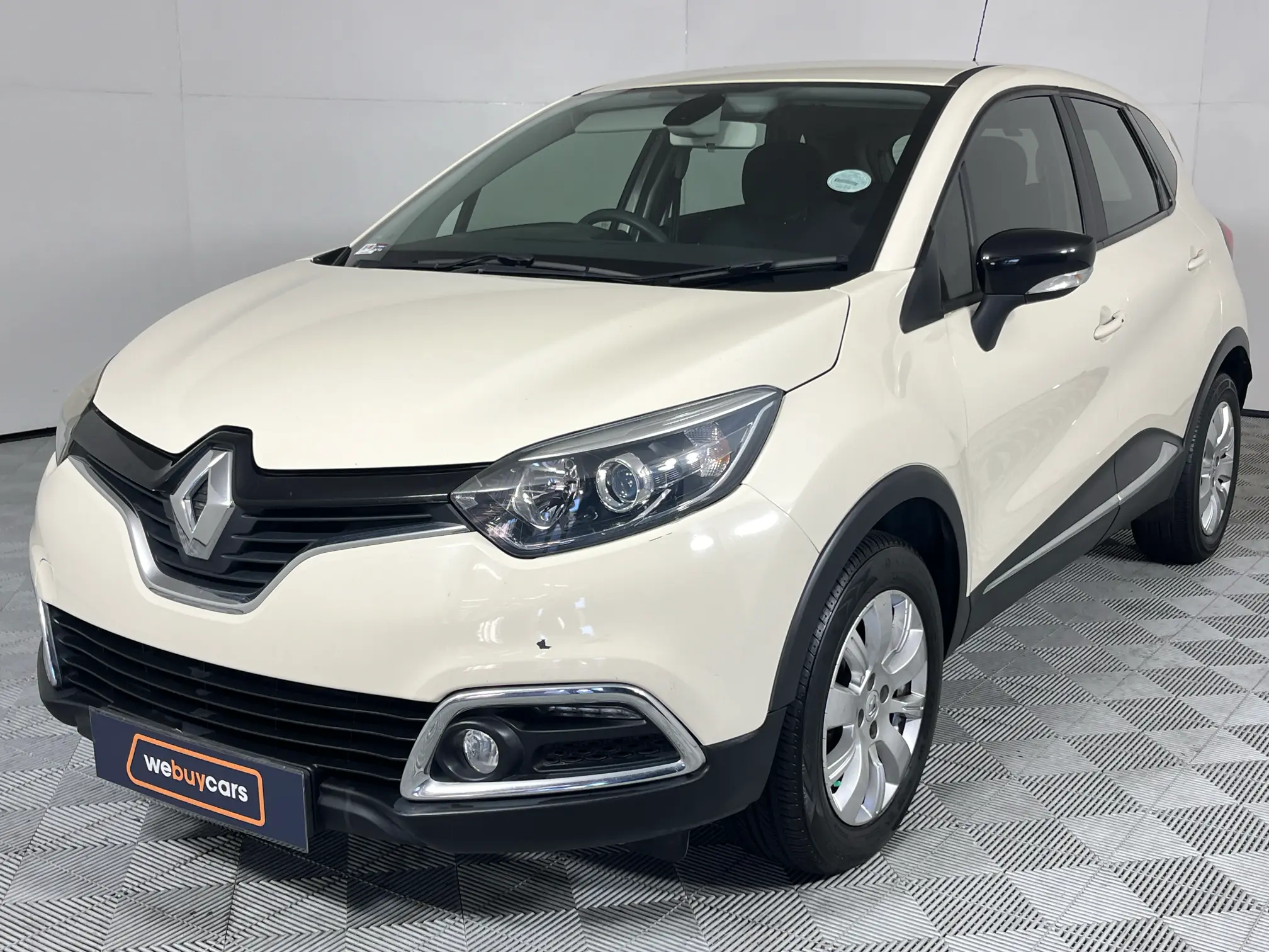 2015 Renault Captur 900t Dynamique 5-Door (66 KW)