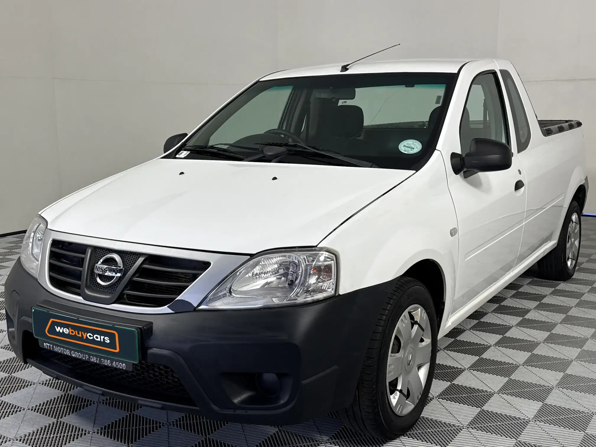 2021 Nissan NP200