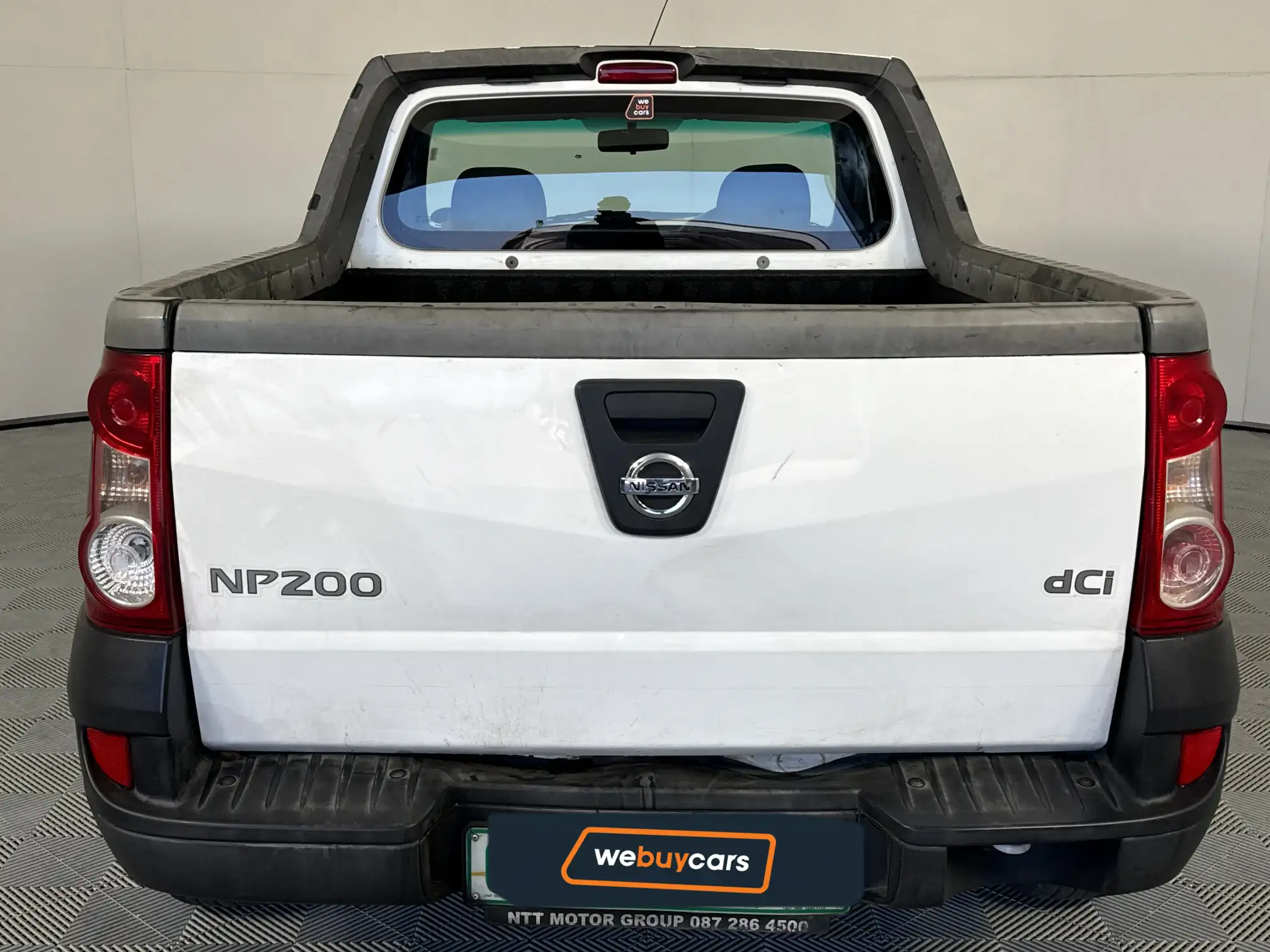 Nissan NP200