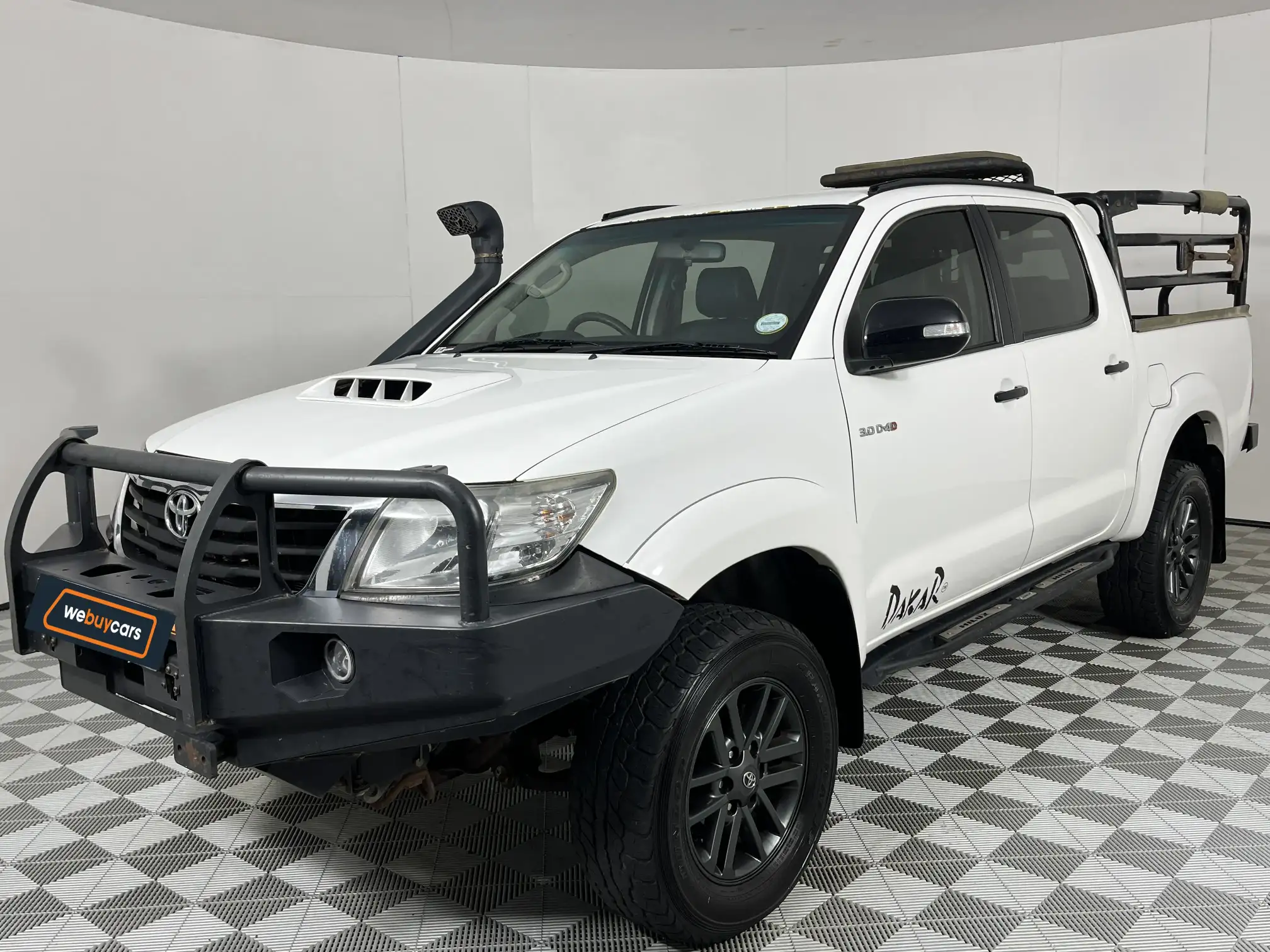 2015 Toyota Hilux 3.0 D-4d Legend 45 4x4 Auto Pick Up Double Cab at Gqeberha (EC) for sale R326900