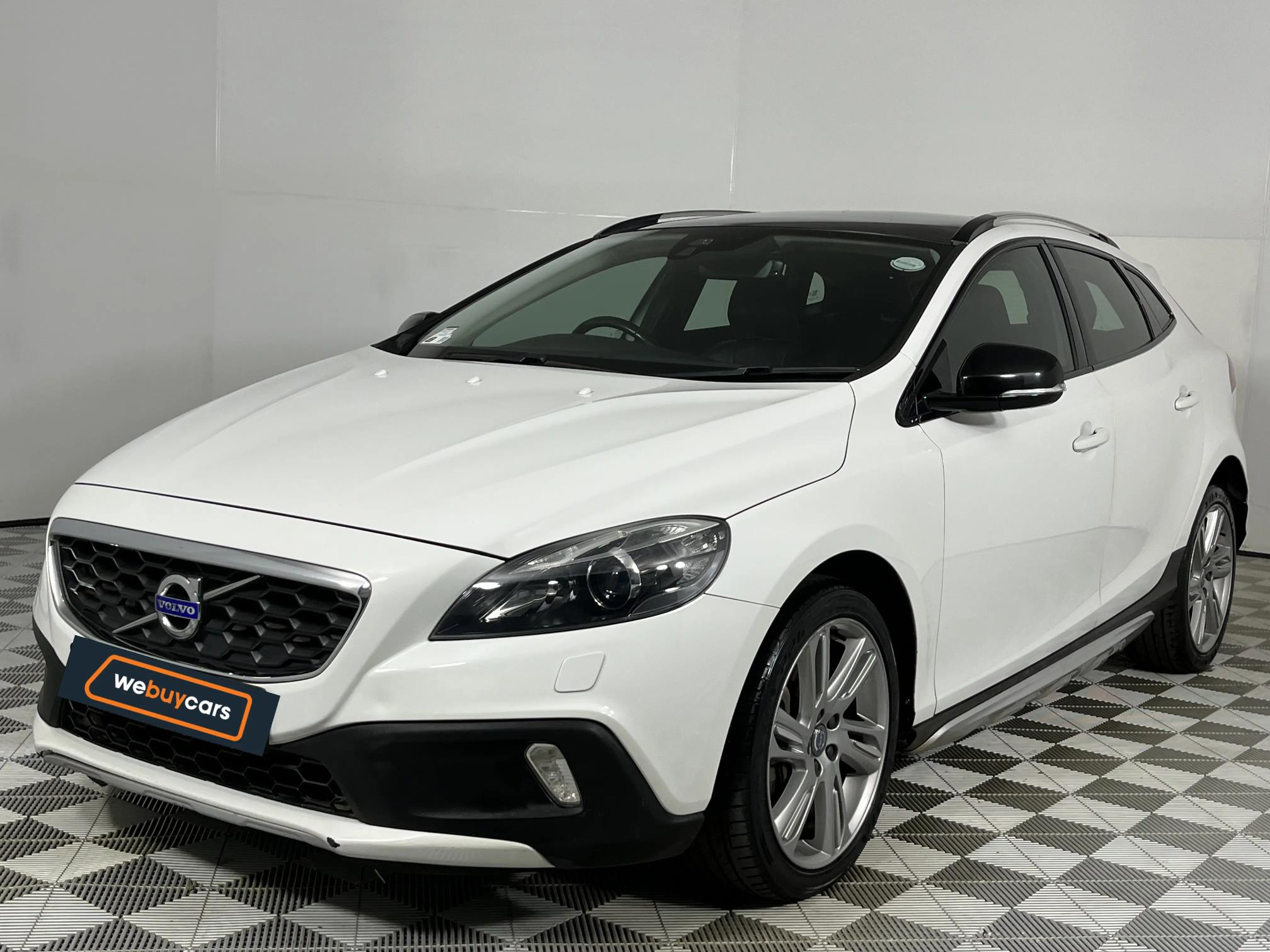 Volvo V40 Cross Country D4 Excel / Momentum Geartronic