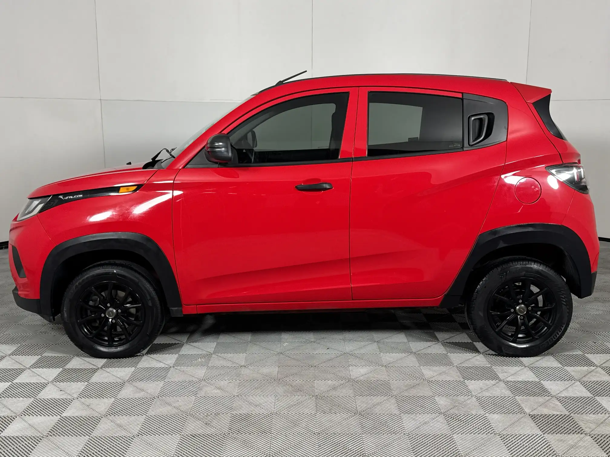 Mahindra KUV 100