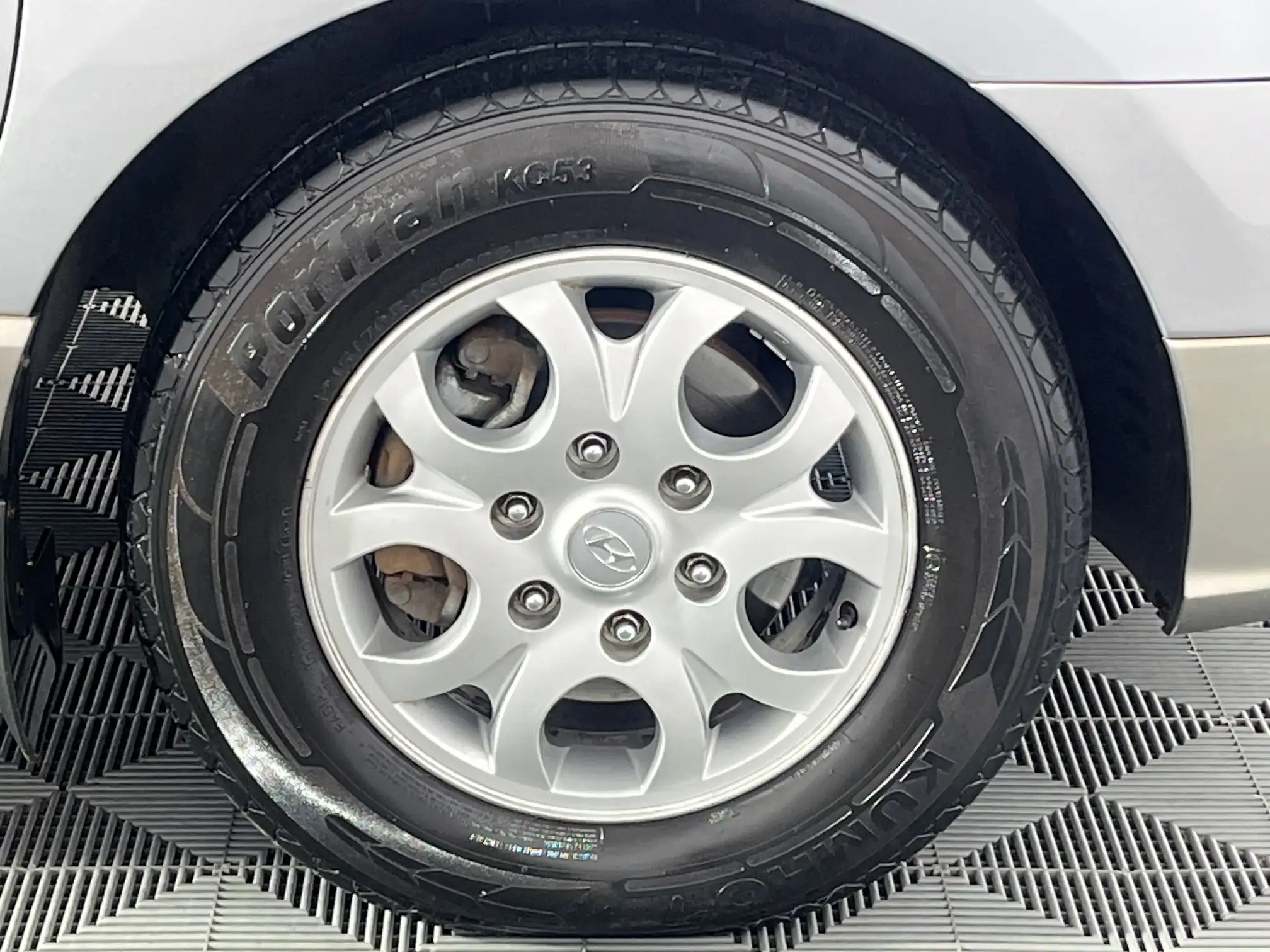 Hyundai H-1