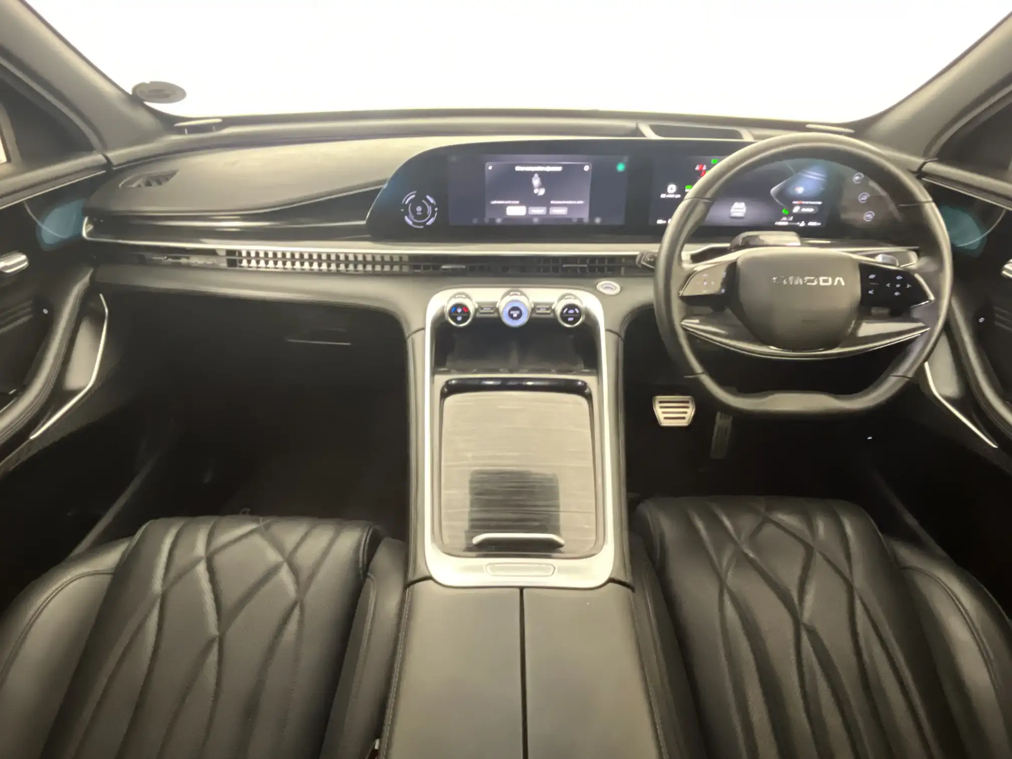 Omoda C9