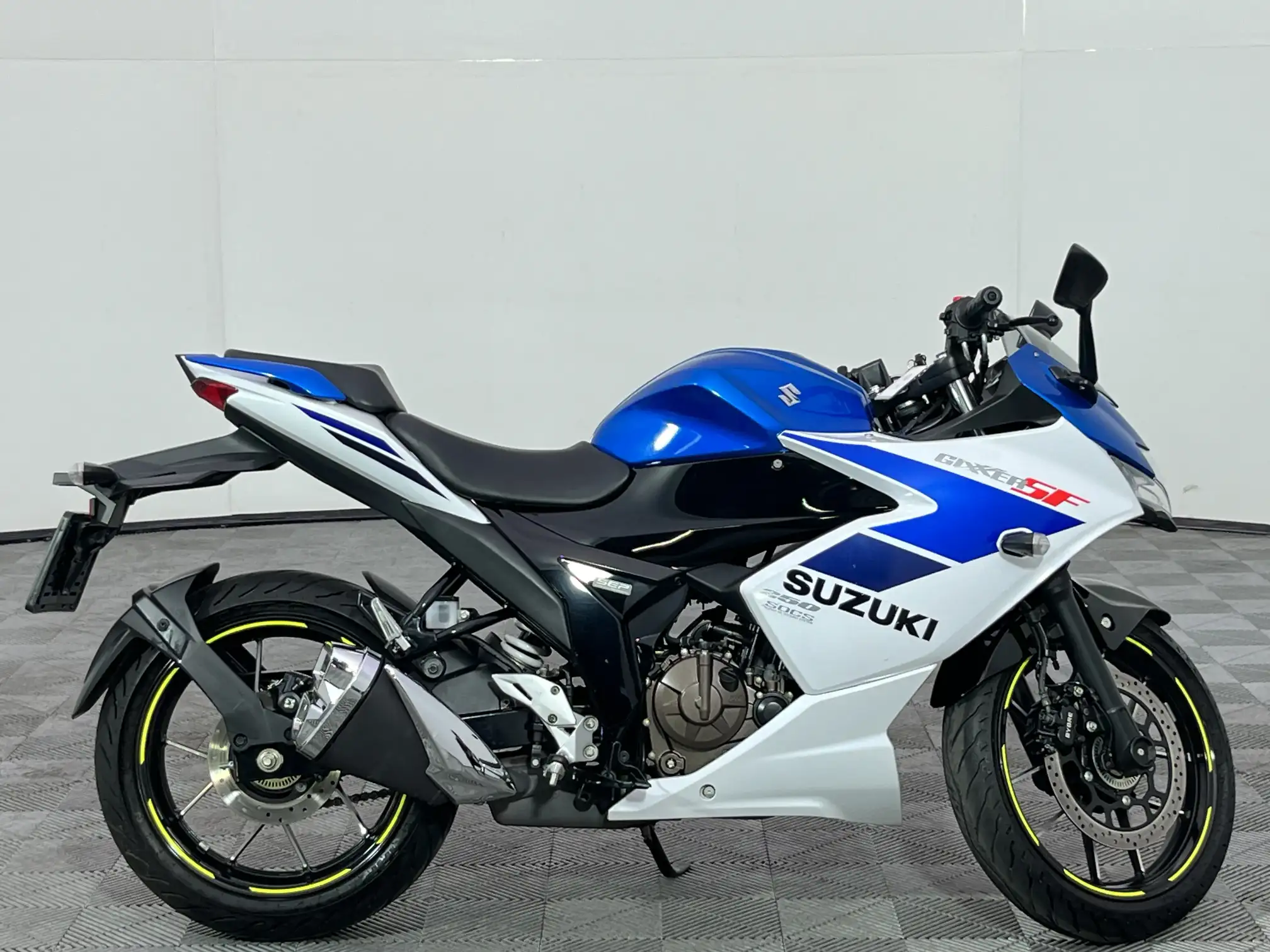 Suzuki GSX