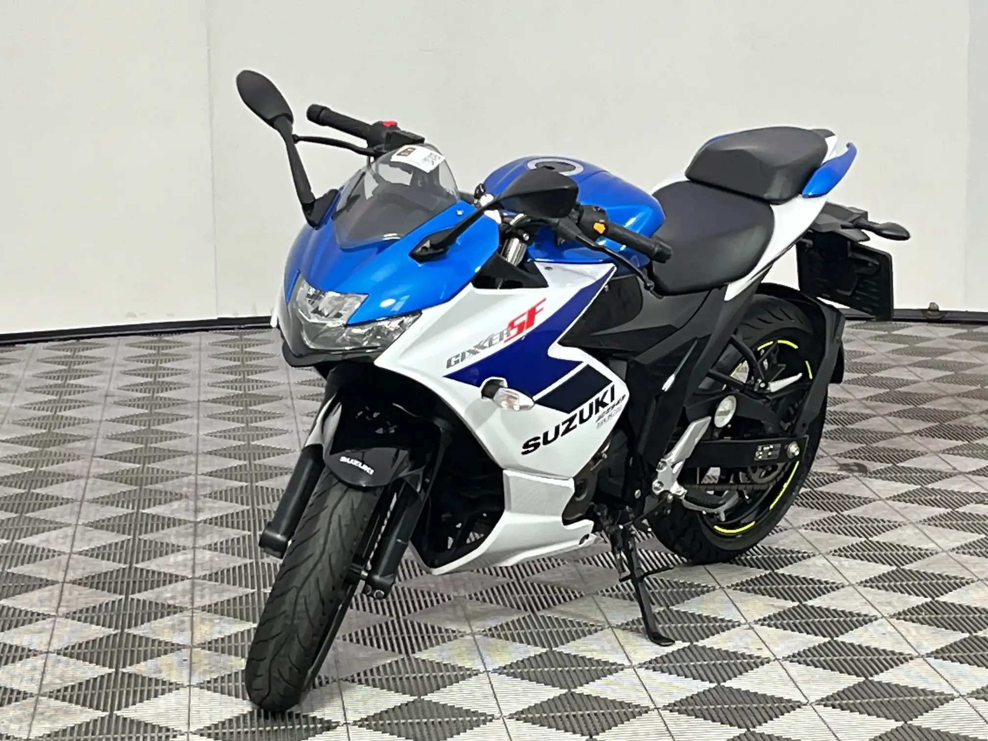 Suzuki GSX