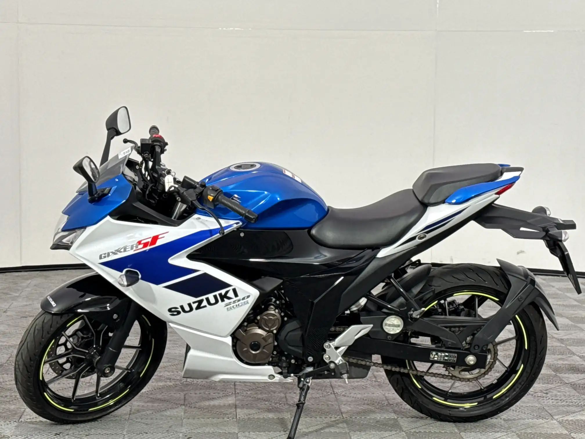 Suzuki GSX