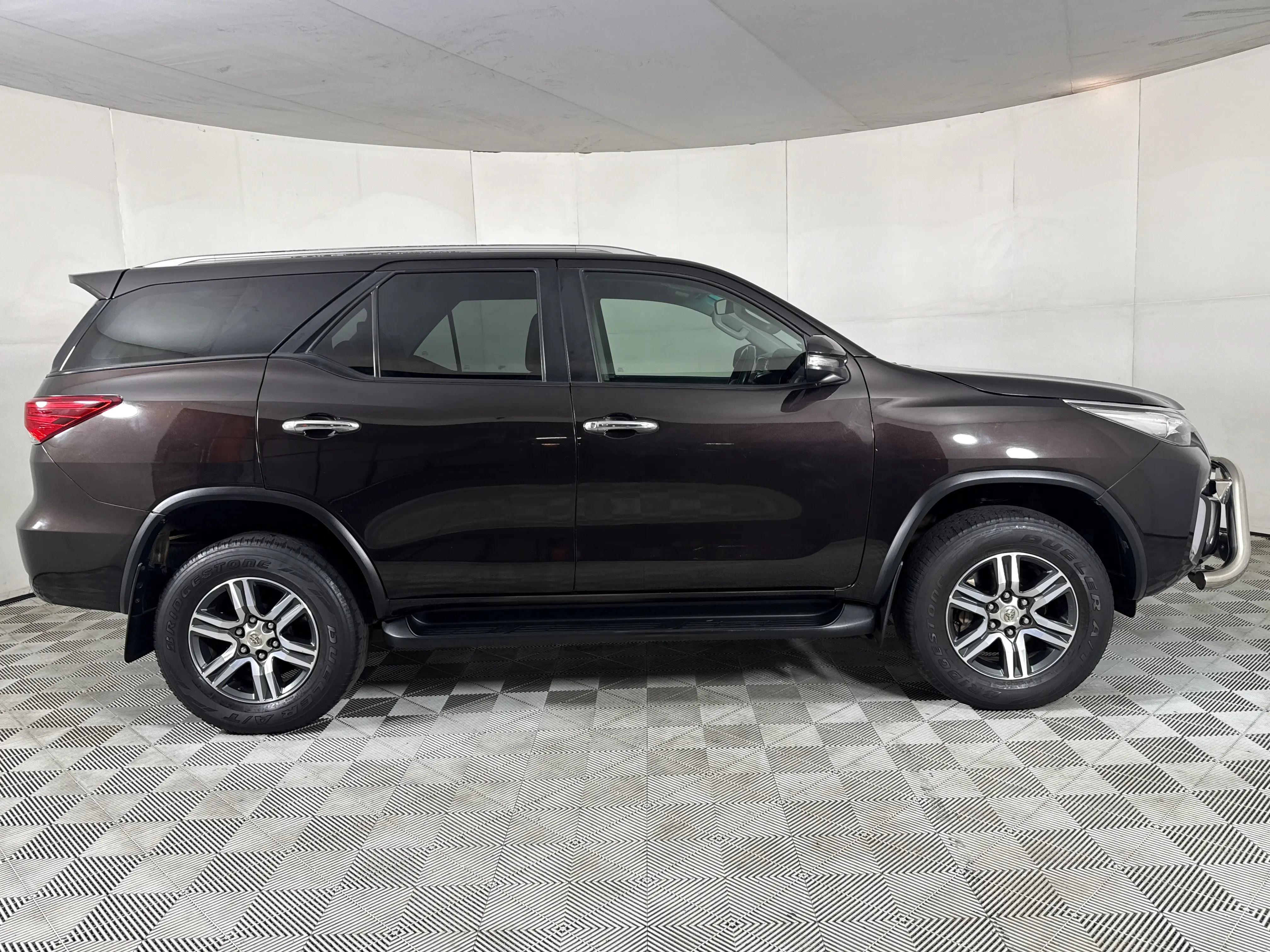2016 Toyota Fortuner 2.8gd-6 R/B, photo 4
