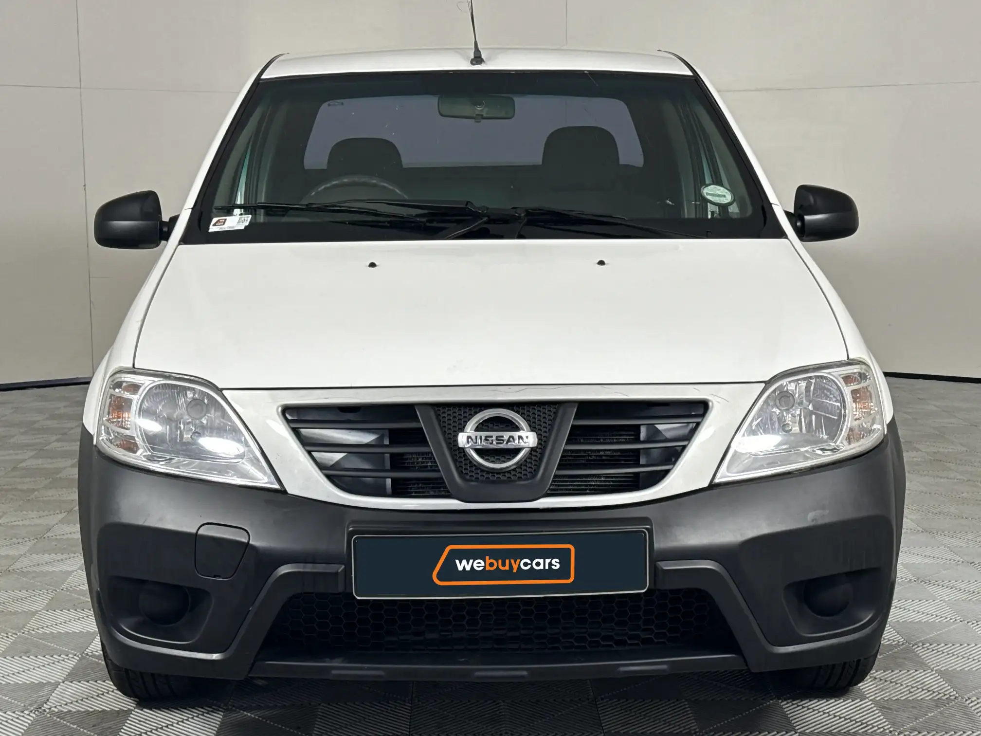 Nissan NP200