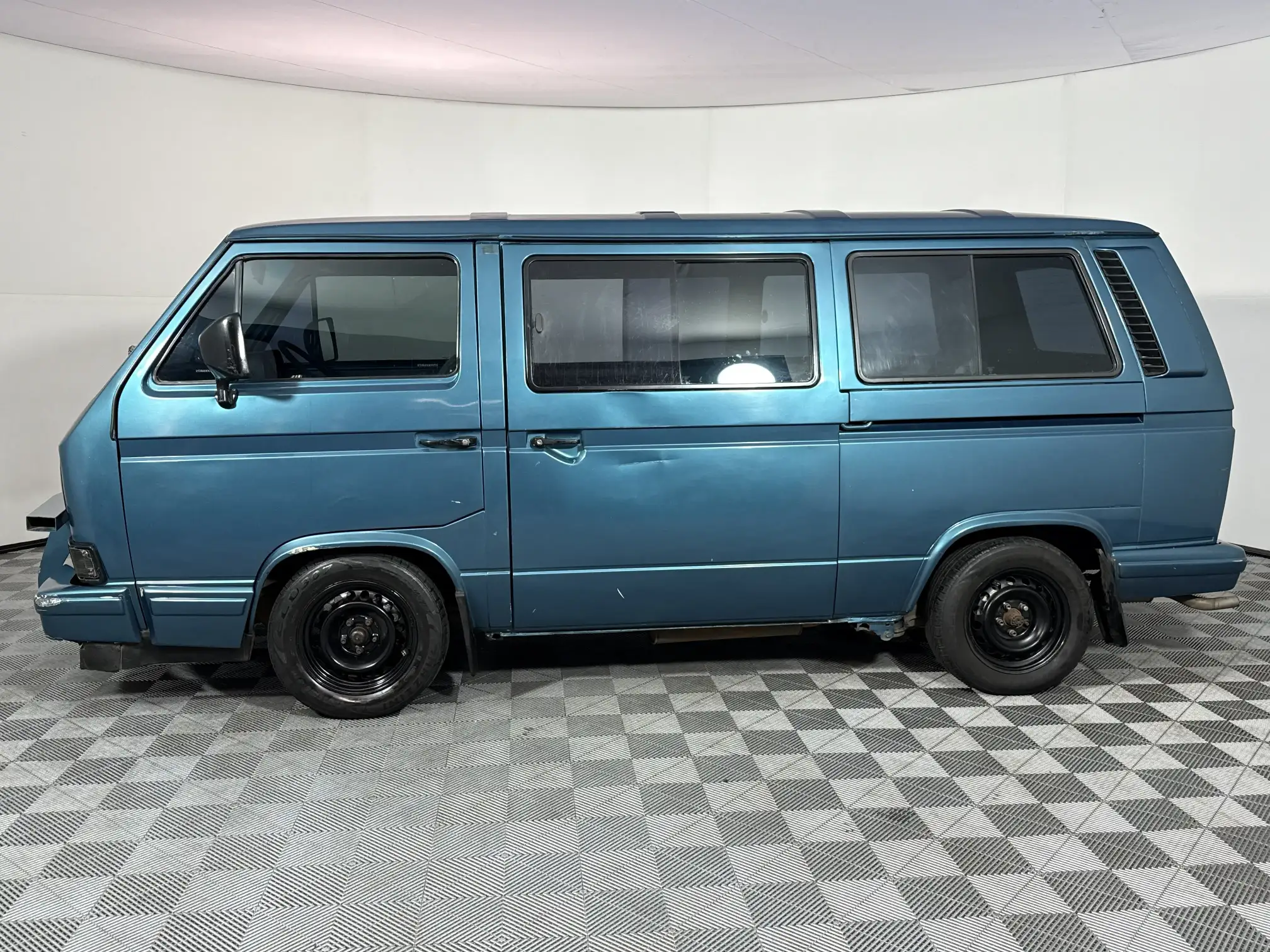 Volkswagen Kombi AND Microbus