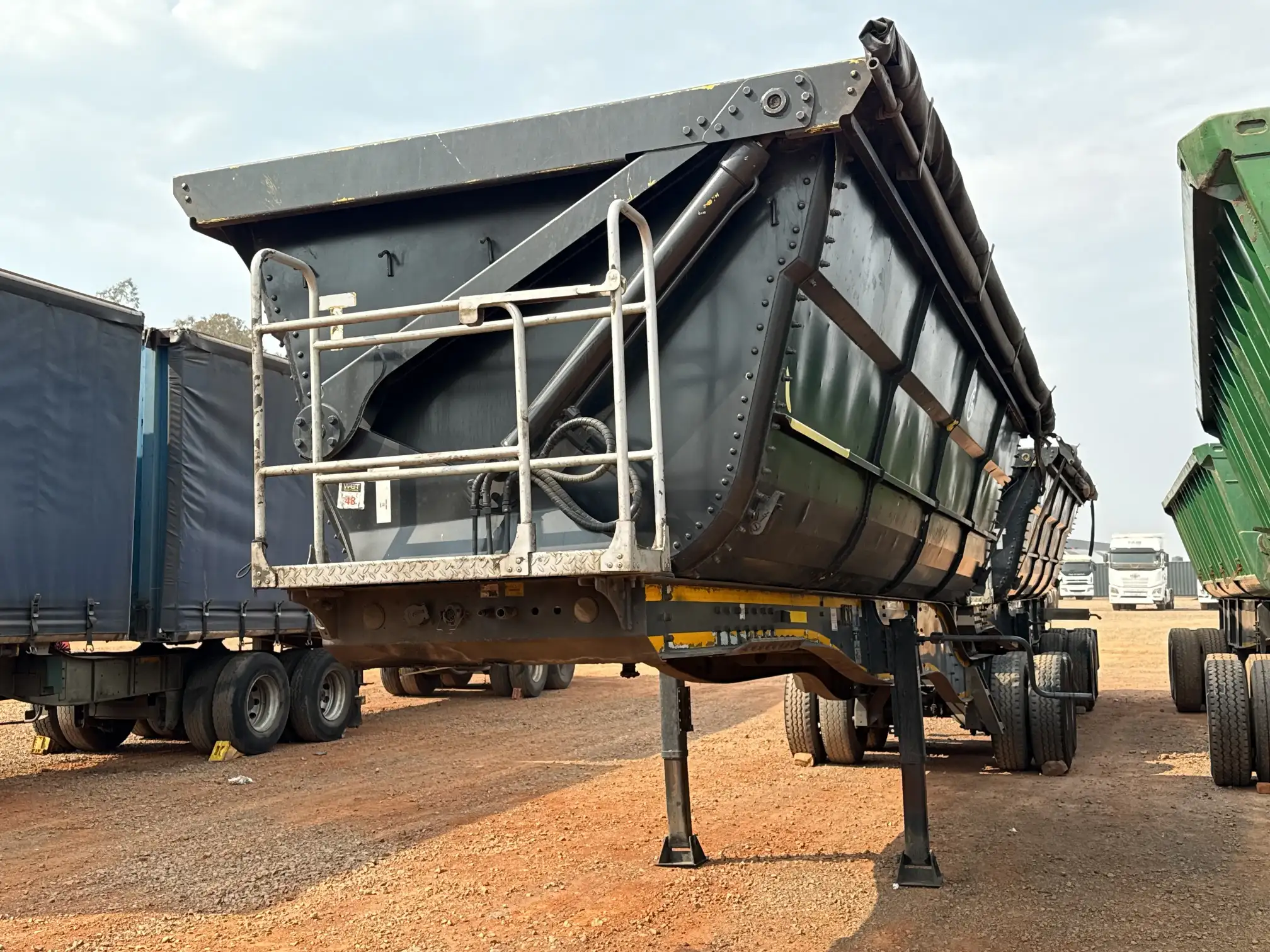 2022 CIMC Side Tipper