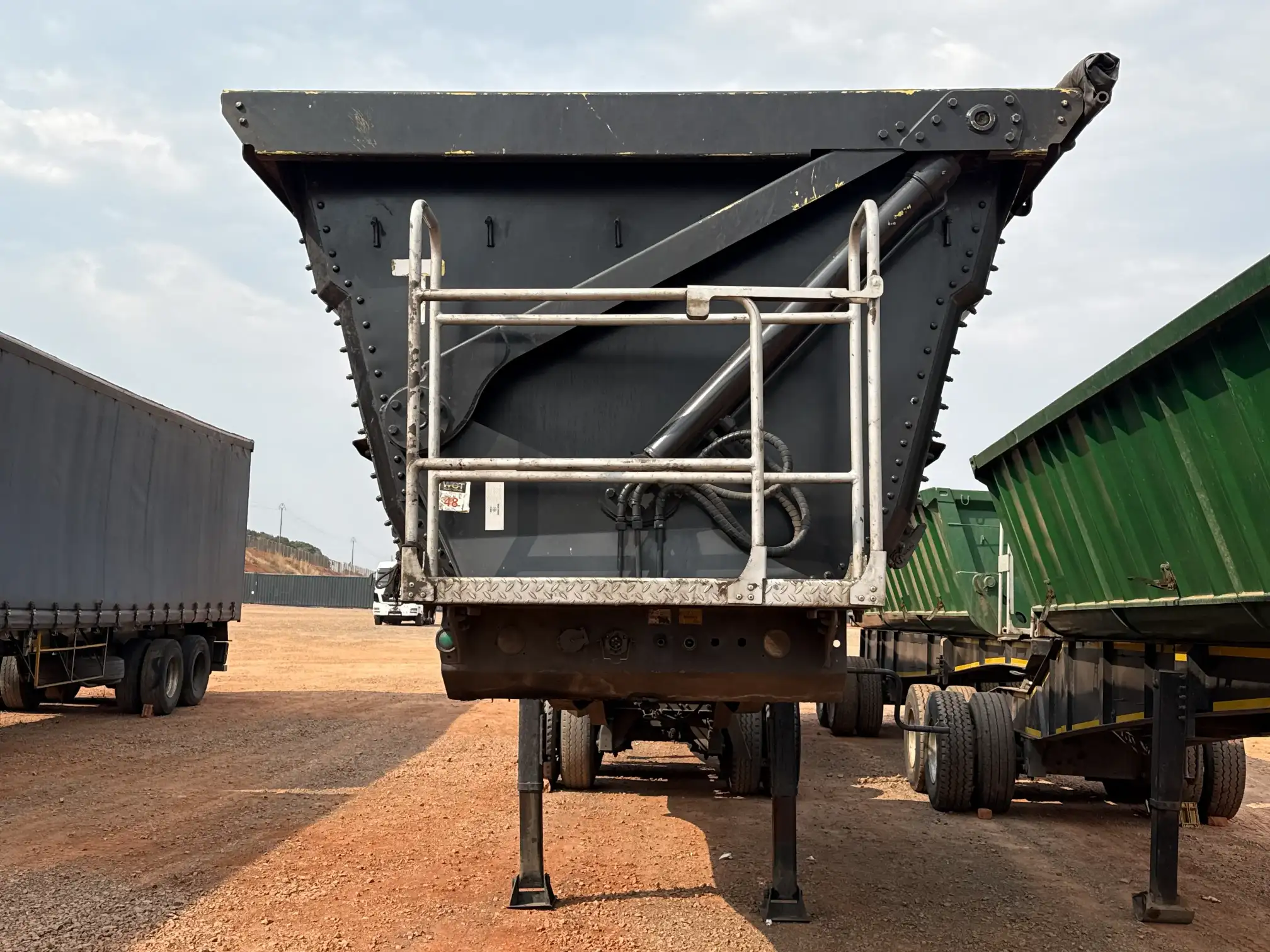CIMC Side Tipper