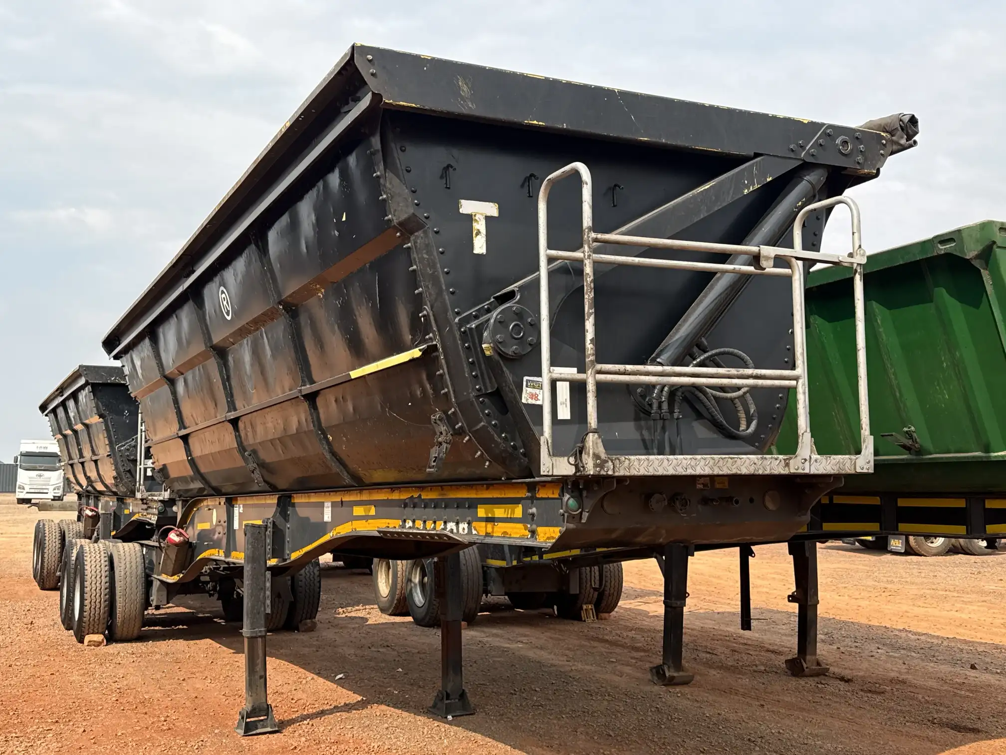 CIMC Side Tipper