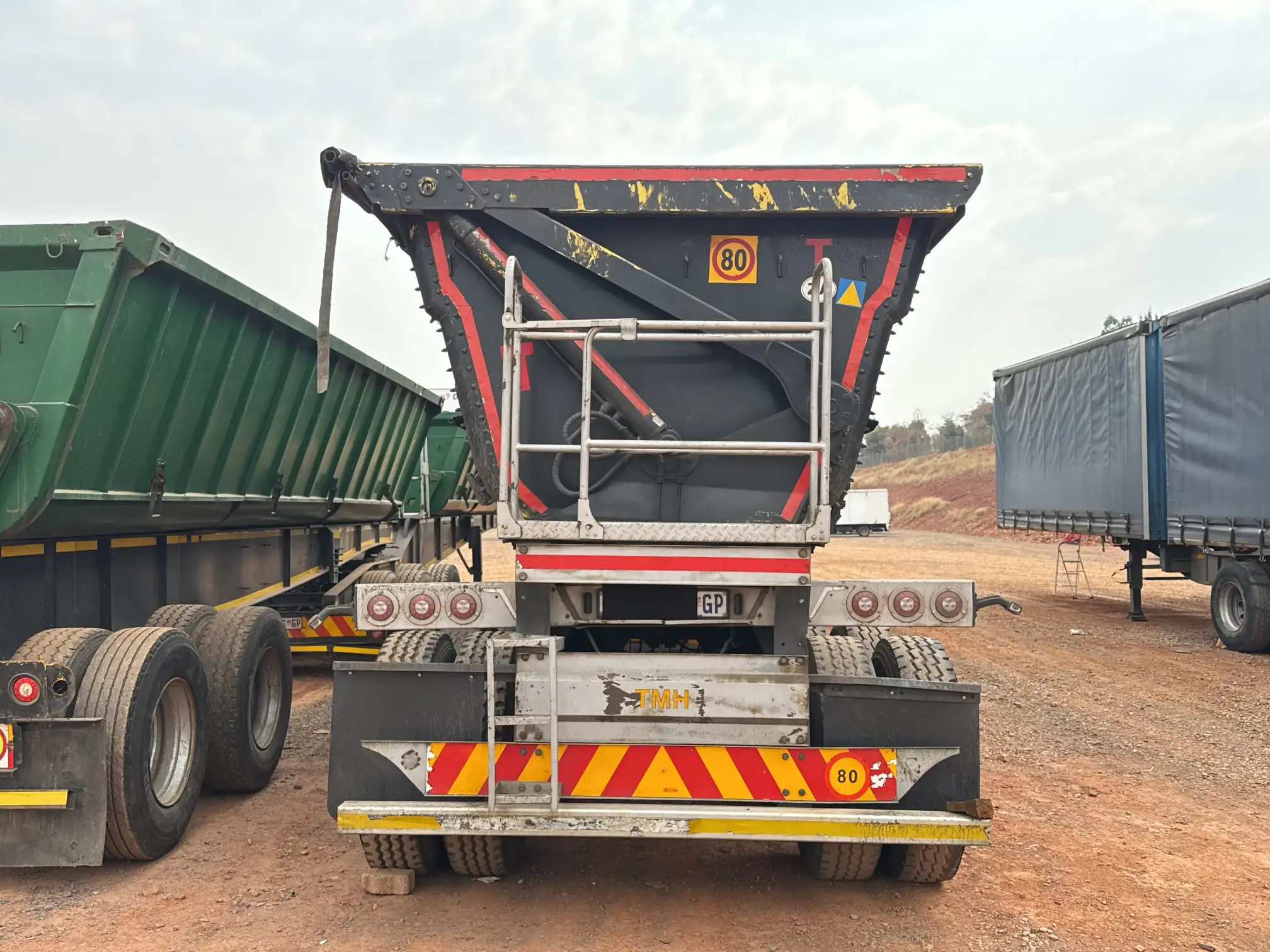 CIMC Side Tipper