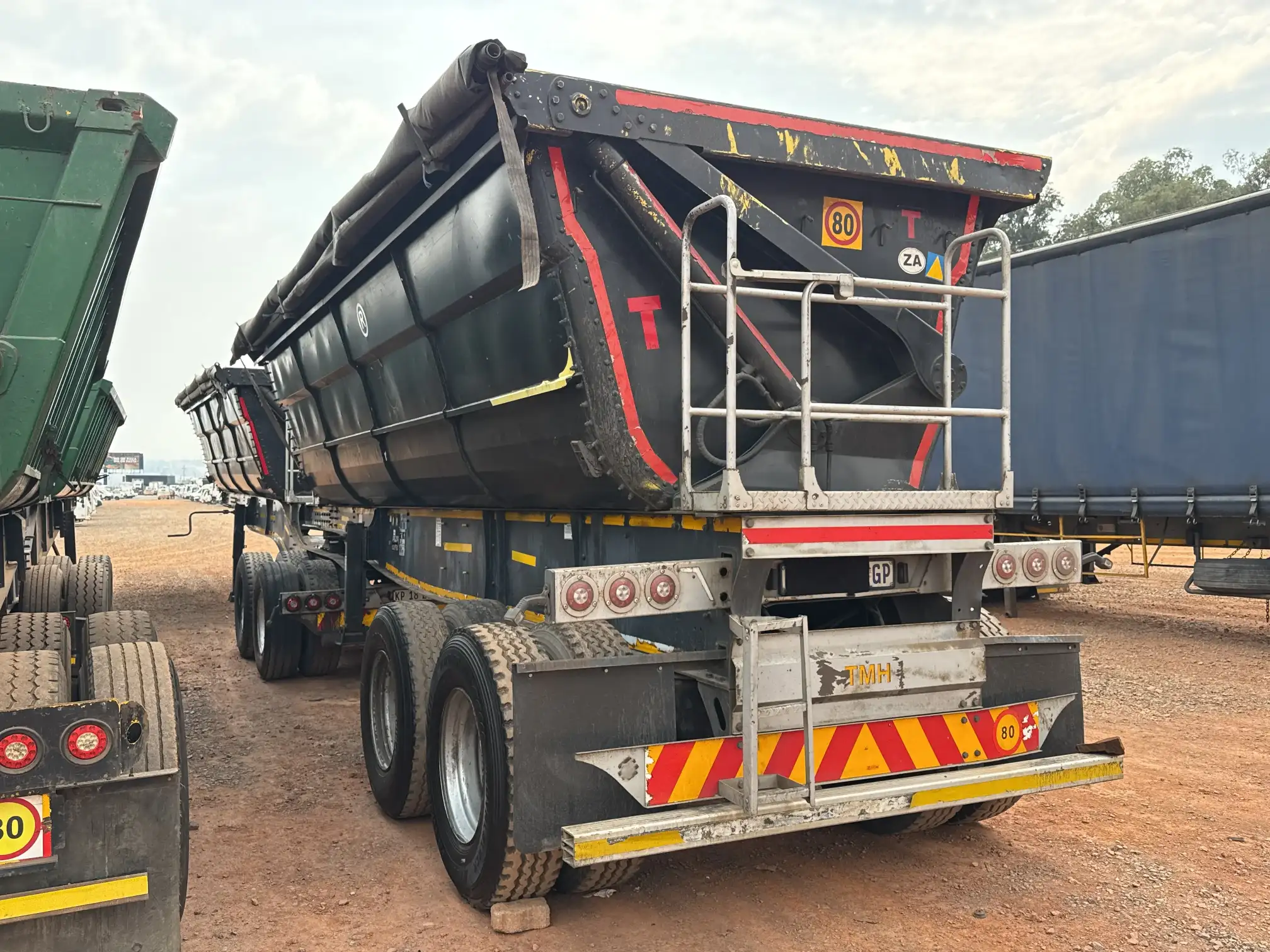 CIMC Side Tipper