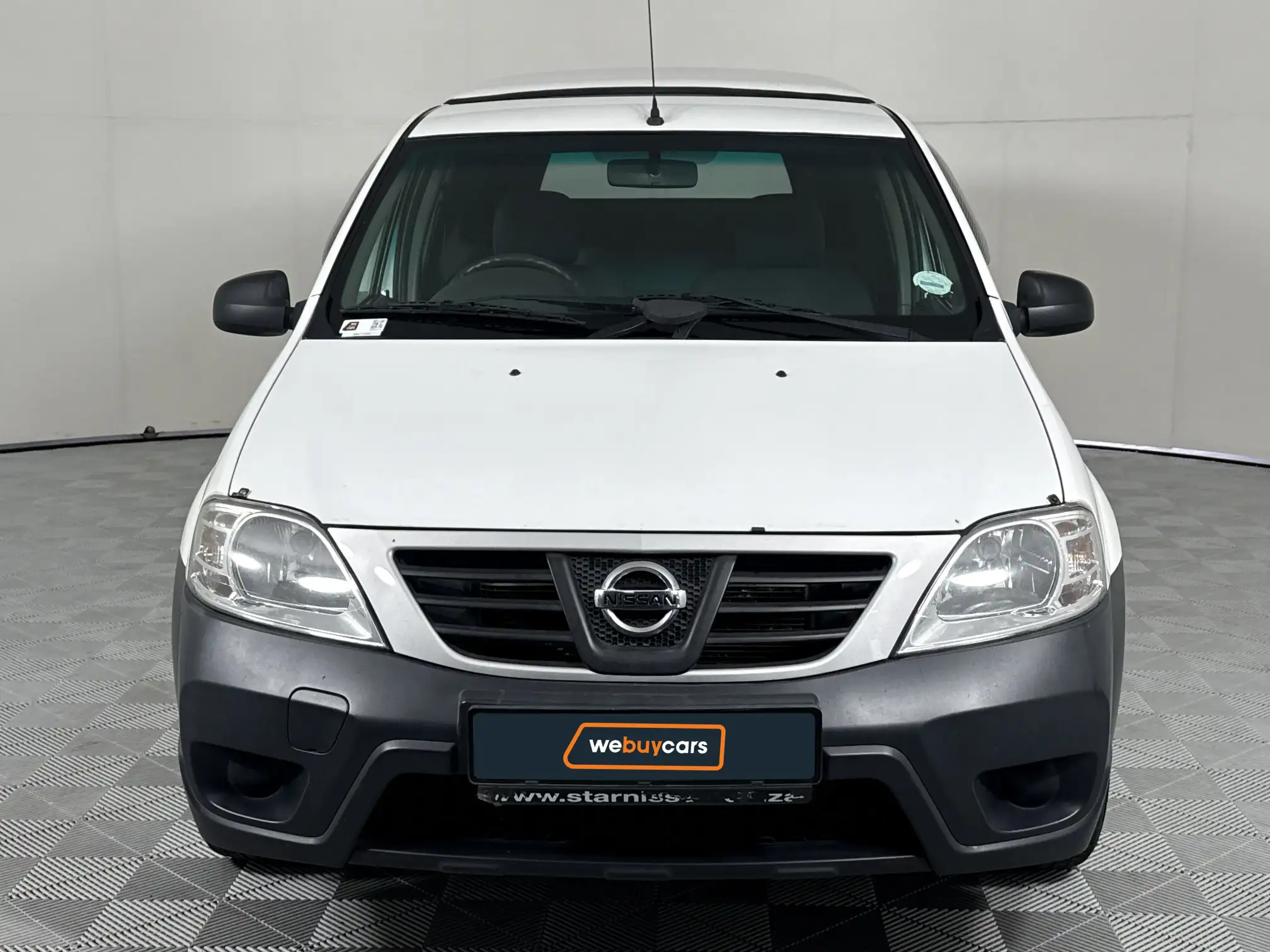 Nissan NP200