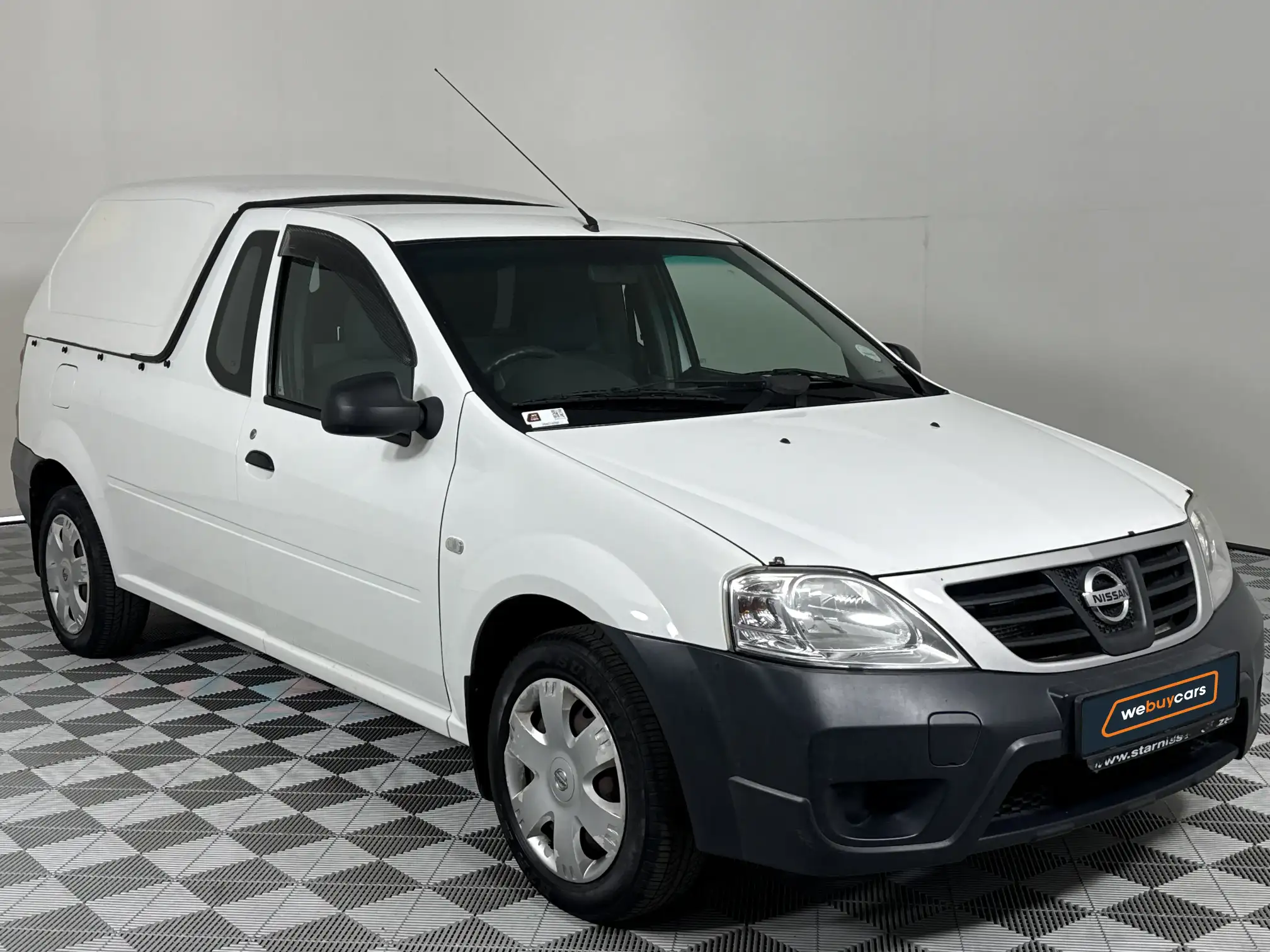 Nissan NP200