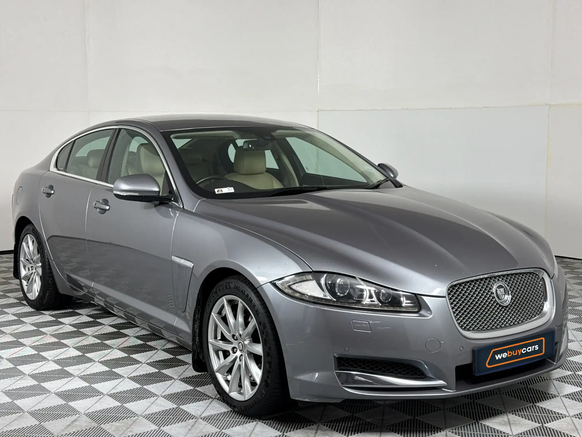 Jaguar XF