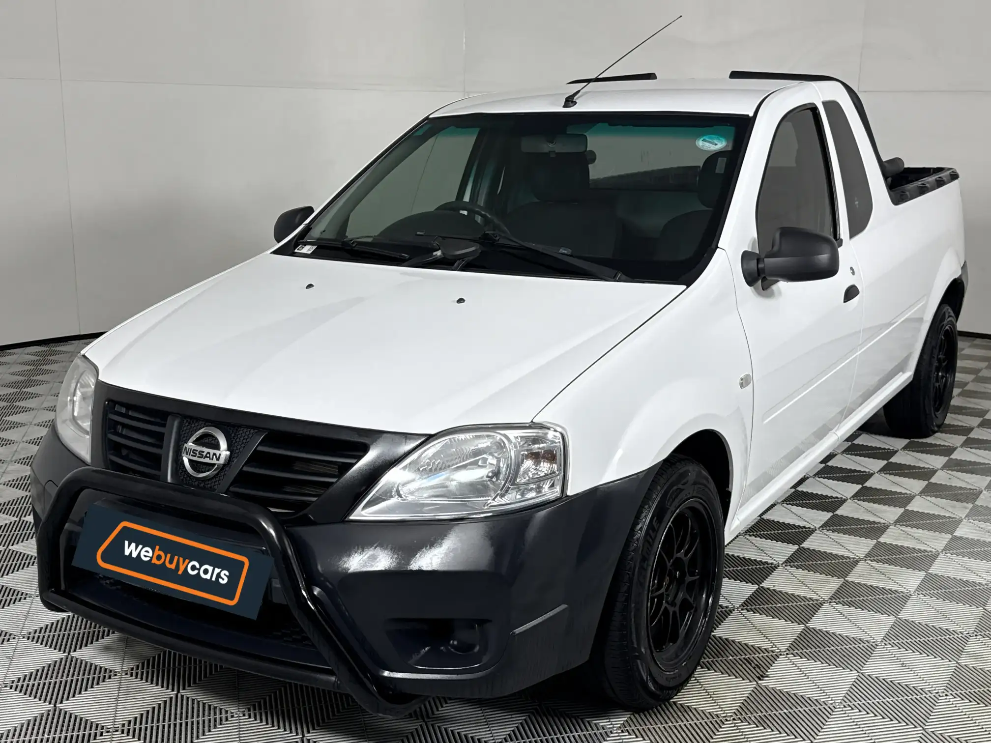 2023 Nissan NP200