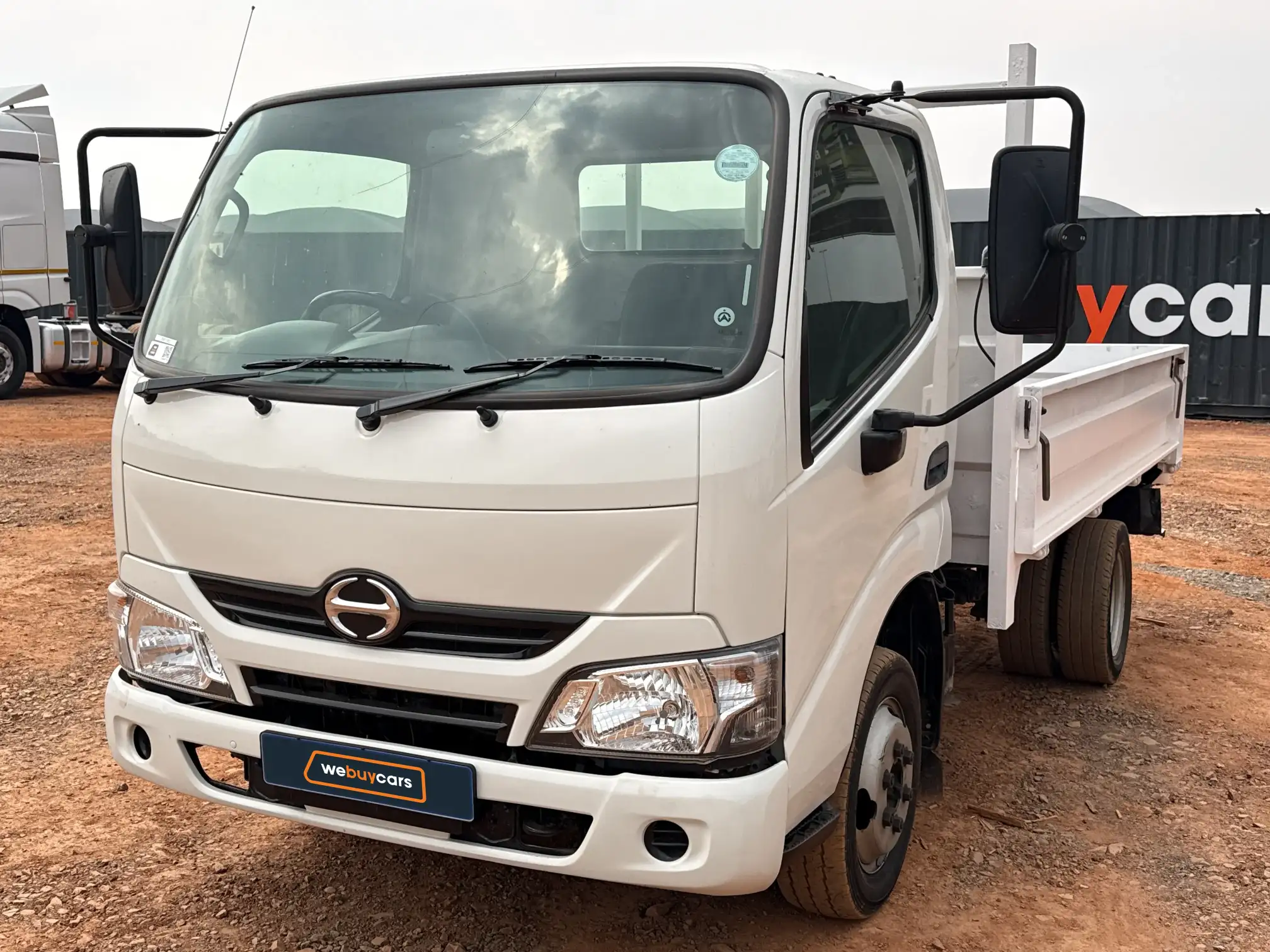 2022 Hino 200 Series
