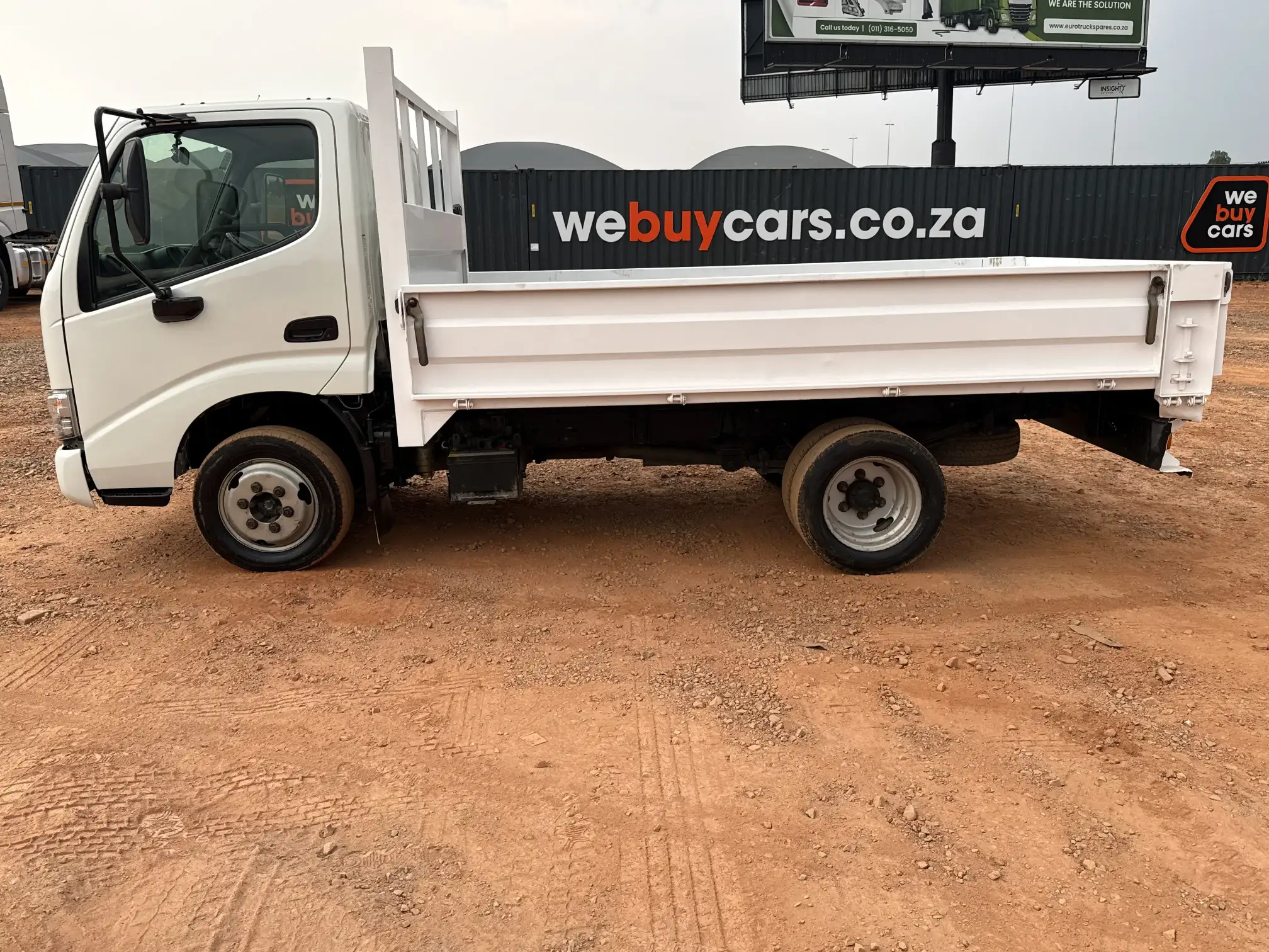 Hino 200 Series
