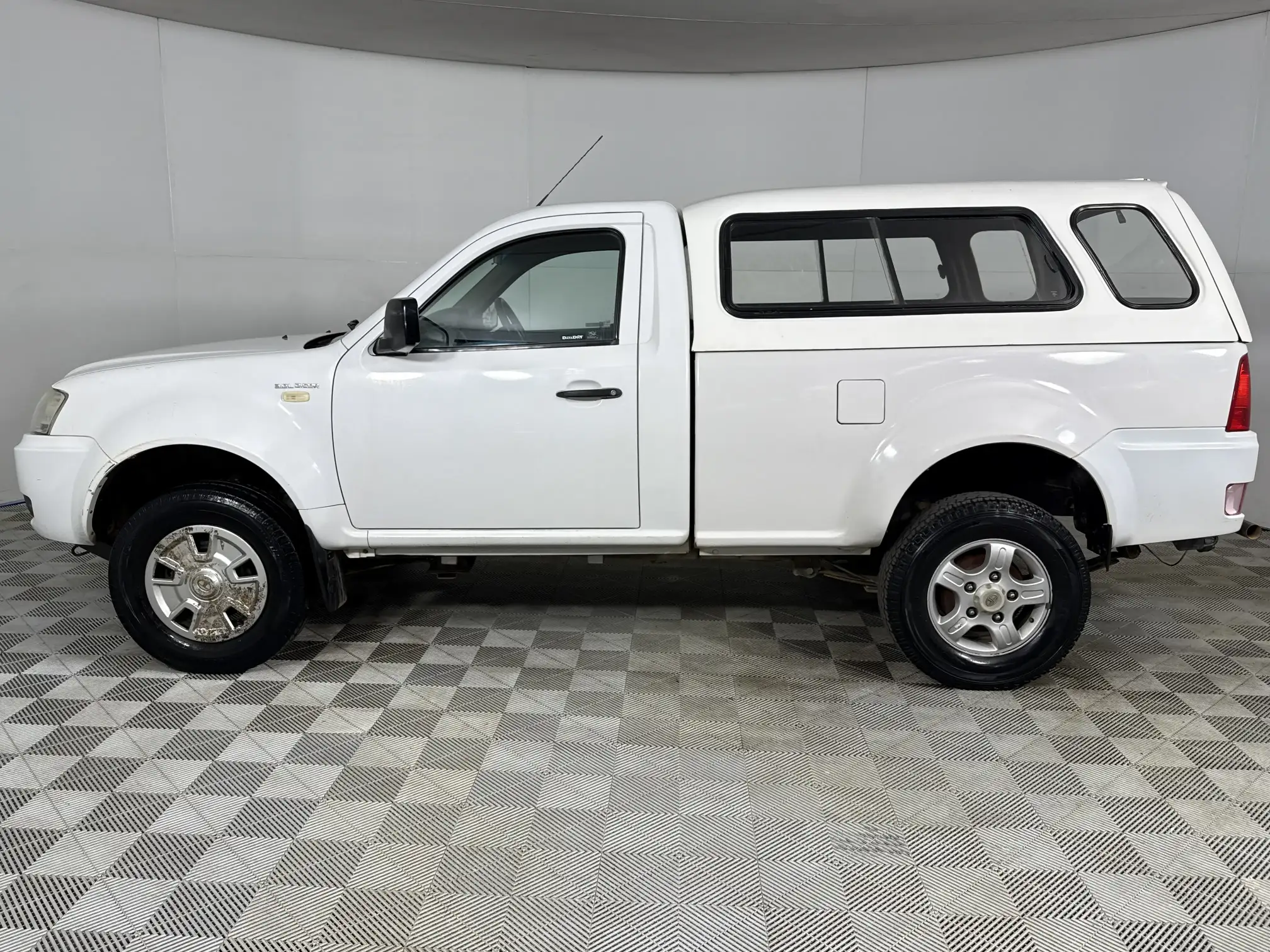 Tata Xenon