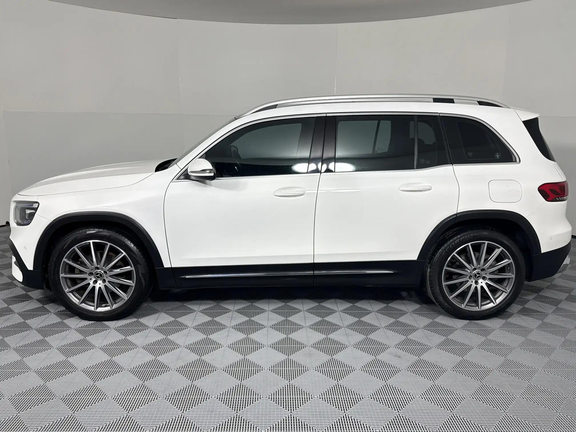 Mercedes-Benz GLB
