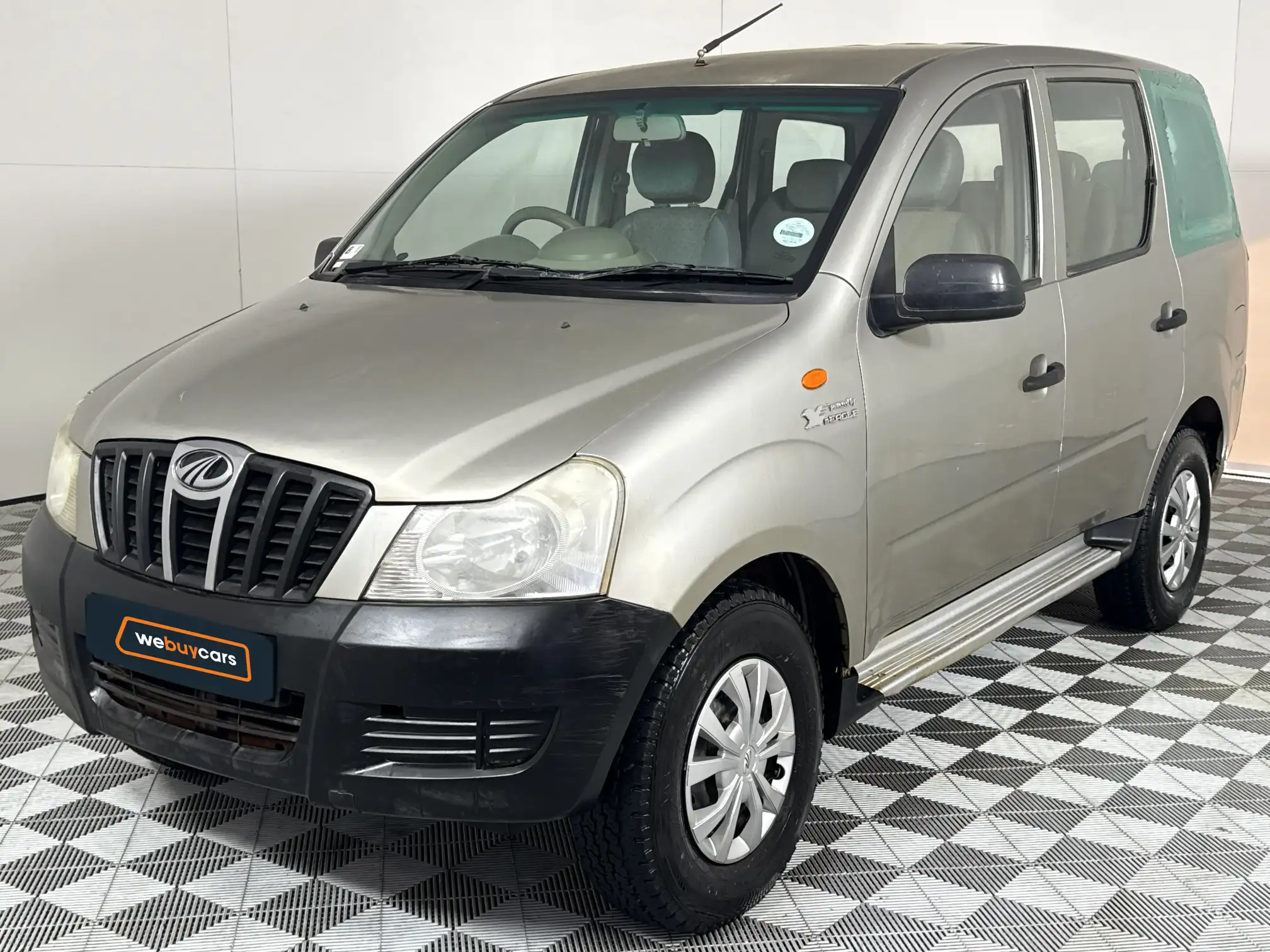 2011 Mahindra Xylo