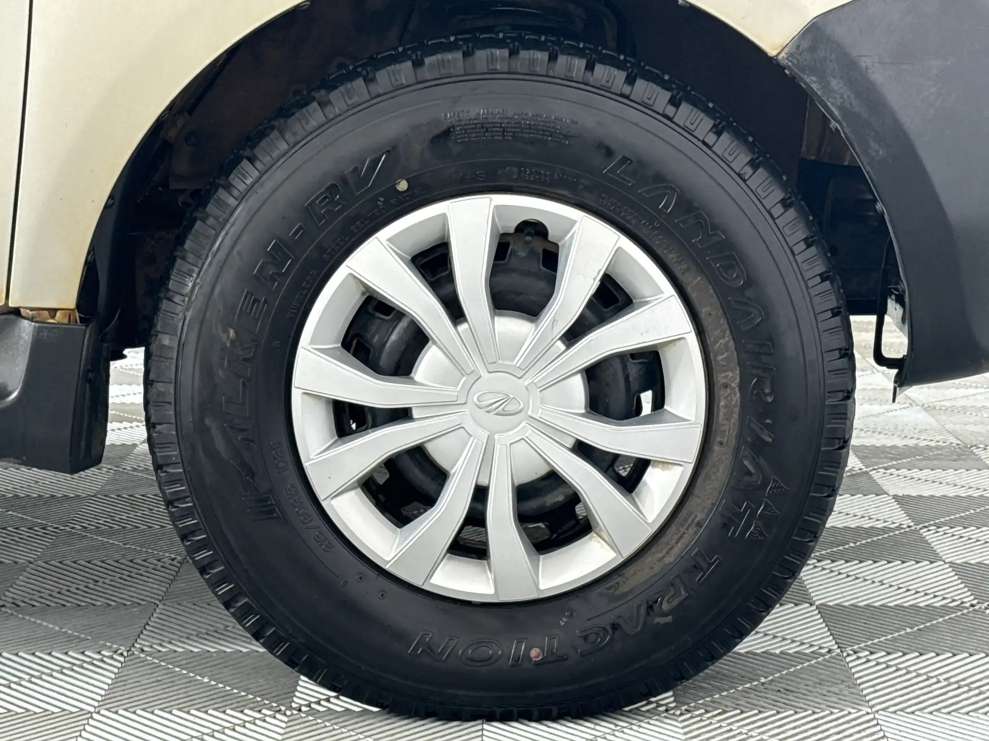 Mahindra Xylo