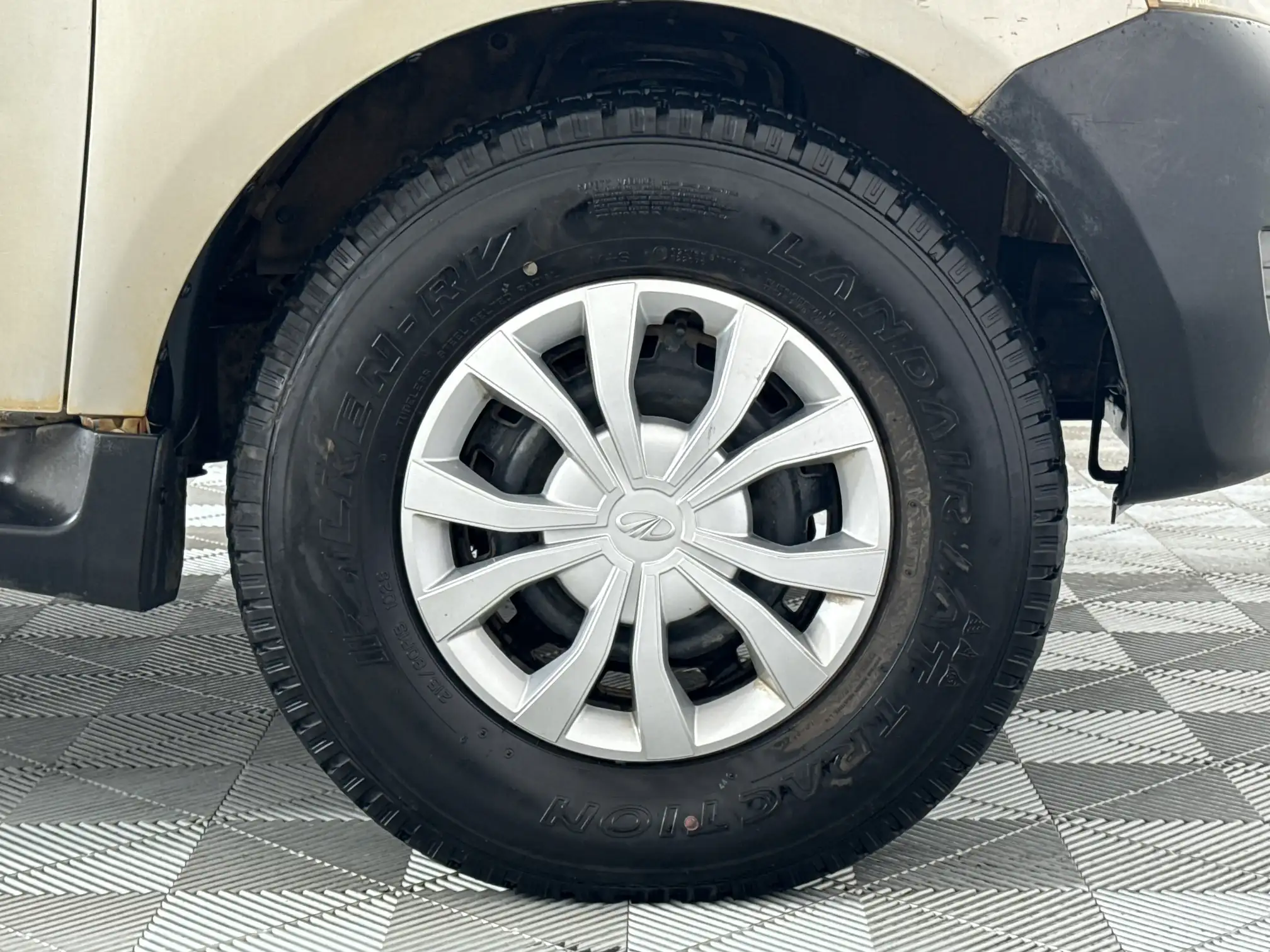 Mahindra Xylo