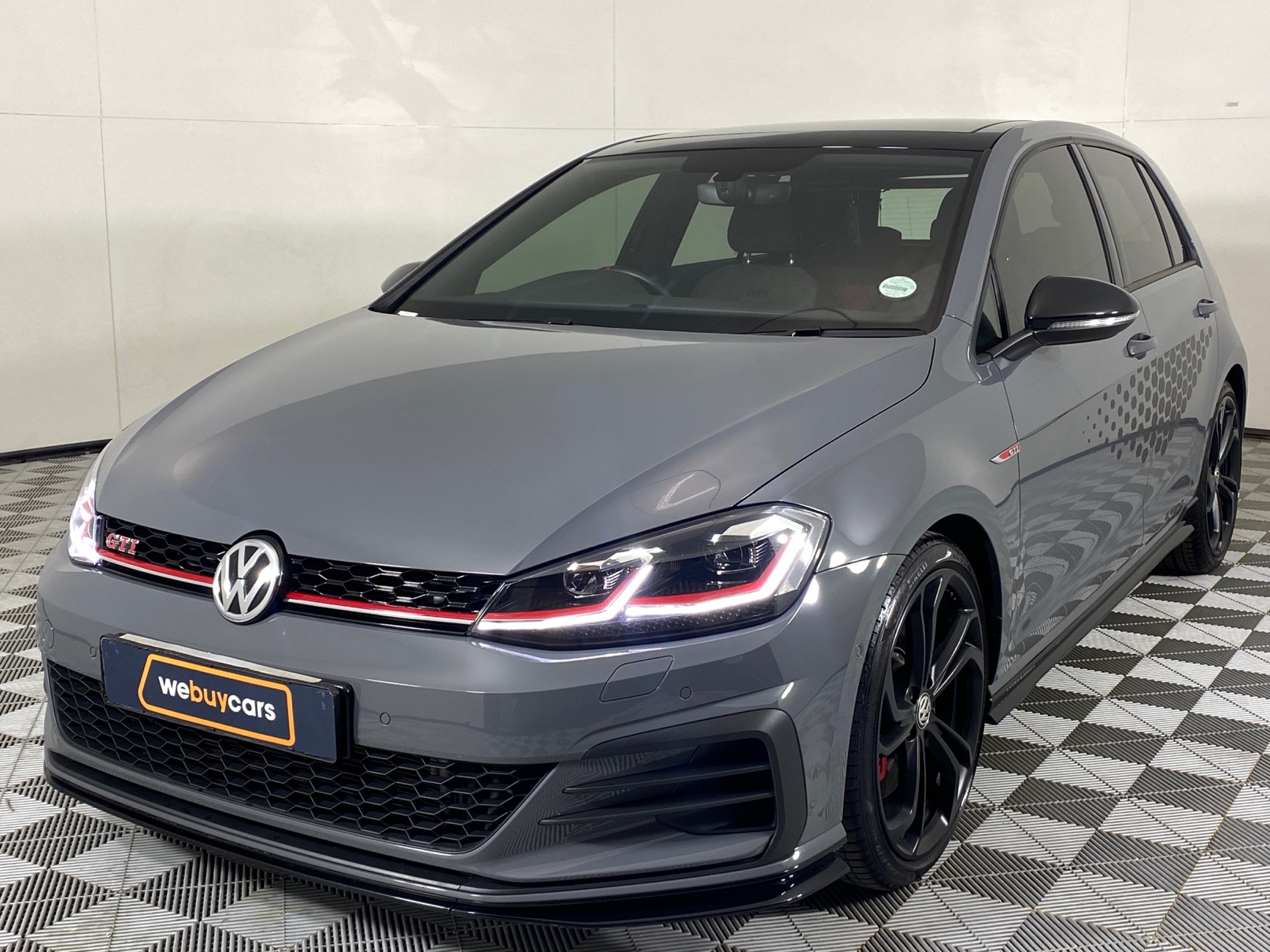 Used Volkswagen Golf 7 Gti 2 0 Tsi Dsg Tcr For Sale Webuycars