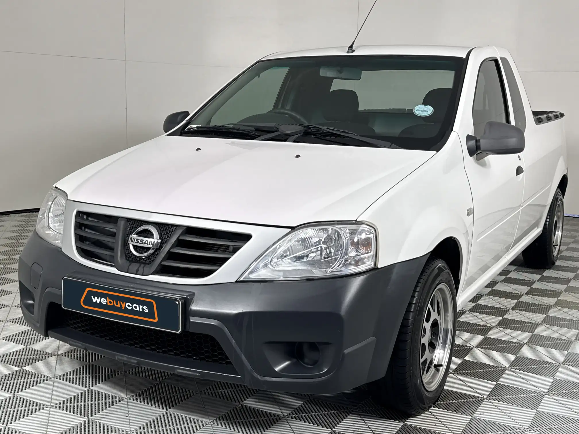 2020 Nissan NP200