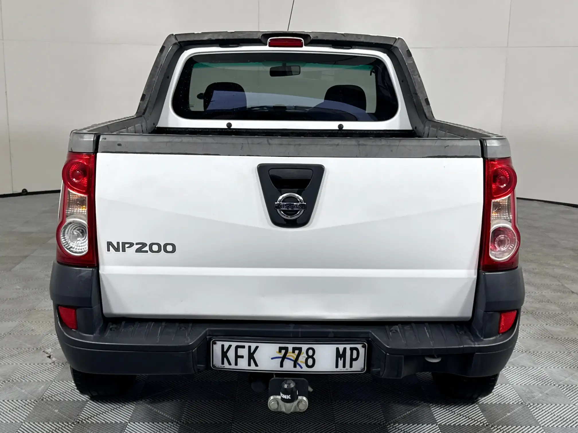 Nissan NP200